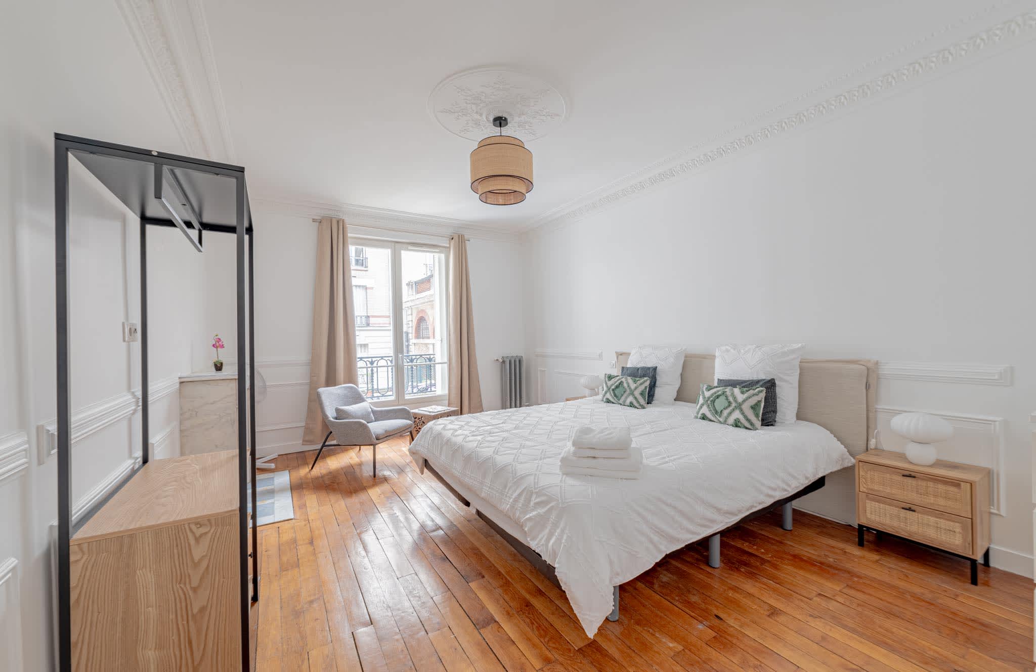 Lovely Parisian Apt 2 Bedroom 1.5 Bath