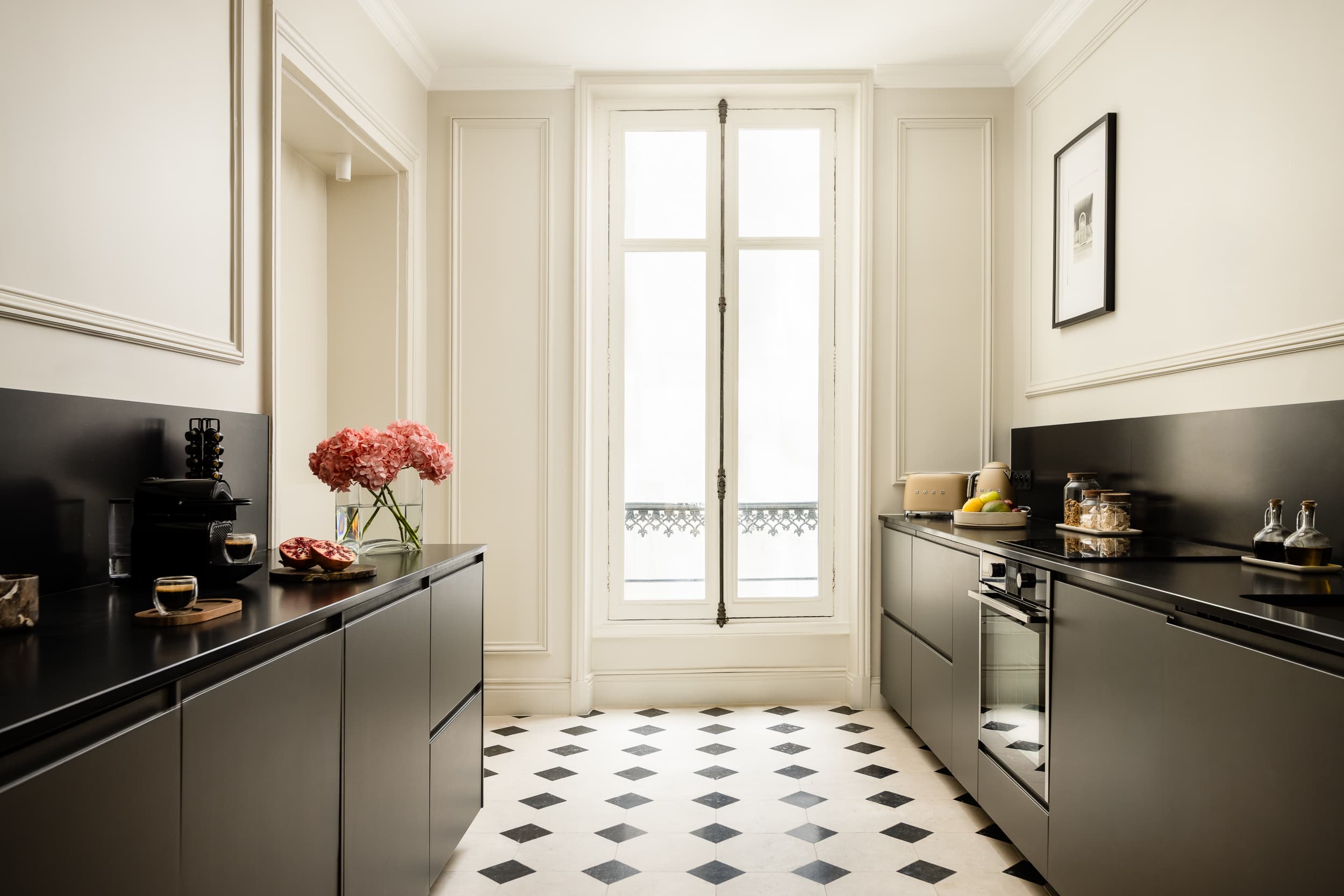 Arc de Triomphe Luxury 3 Bed 3 Bath AC