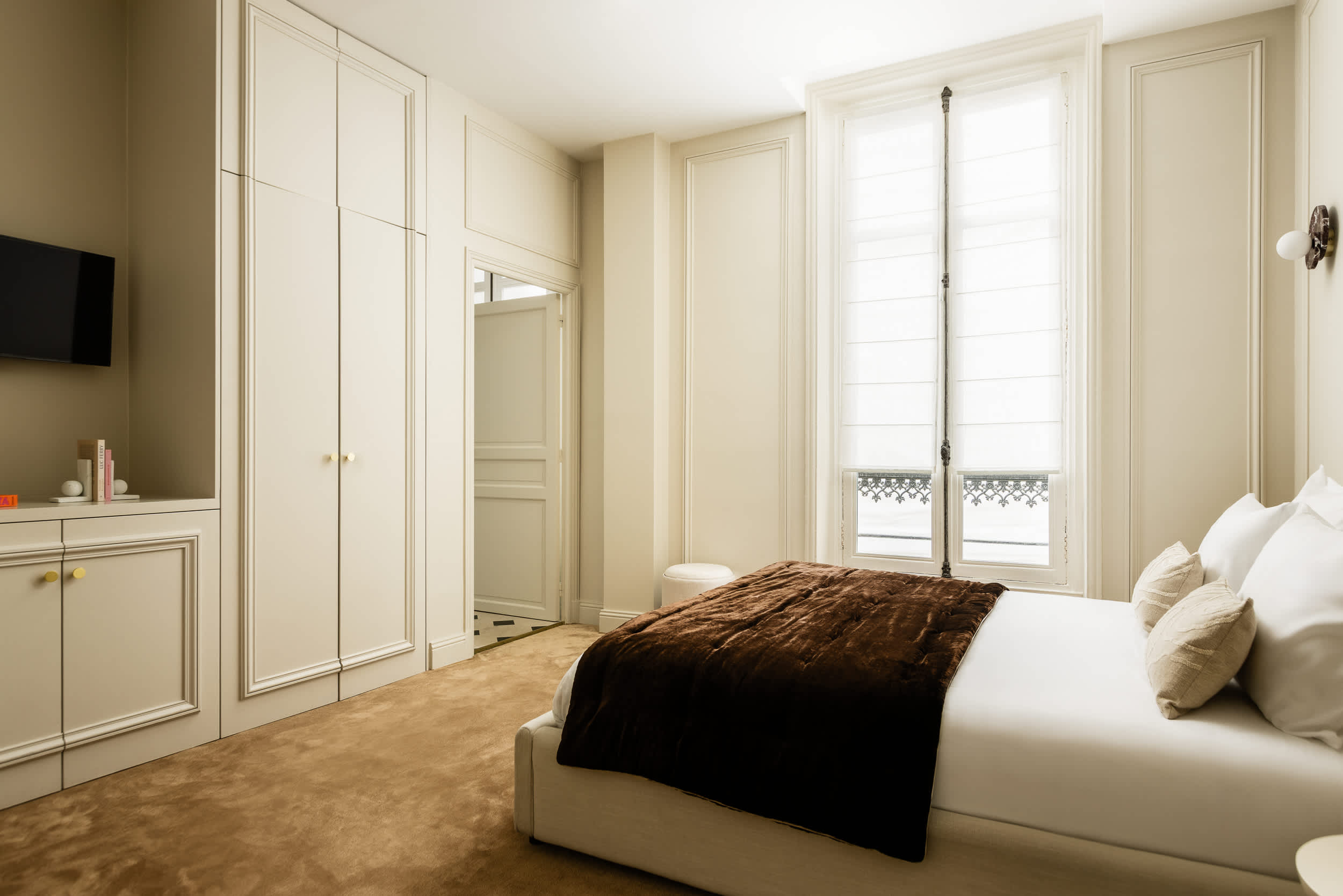 Arc de Triomphe Luxury 3 Bed 3 Bath AC — 14