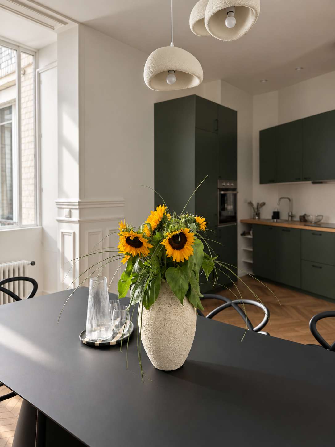 Refined Montaigne 2BR Suite 6P