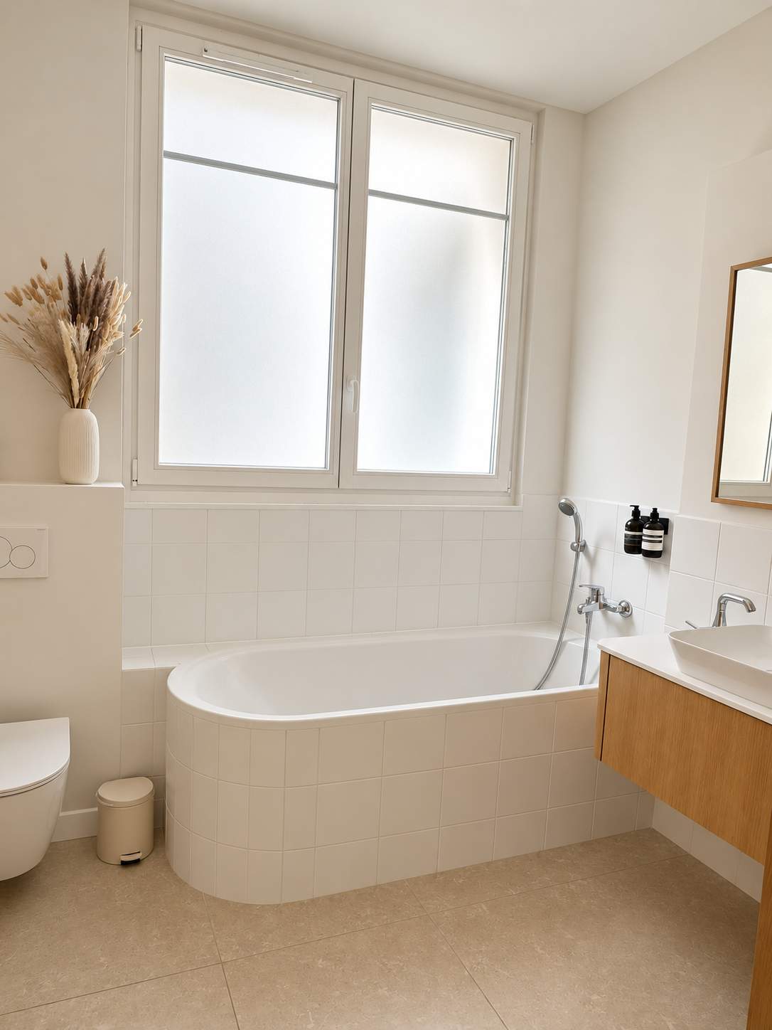 Refined Montaigne 2BR Suite 6P