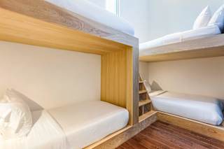 Bedroom 6, Street Parades