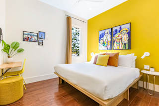 Bedroom 1, Street Parades