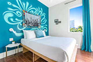Bedroom 2, Street Parades