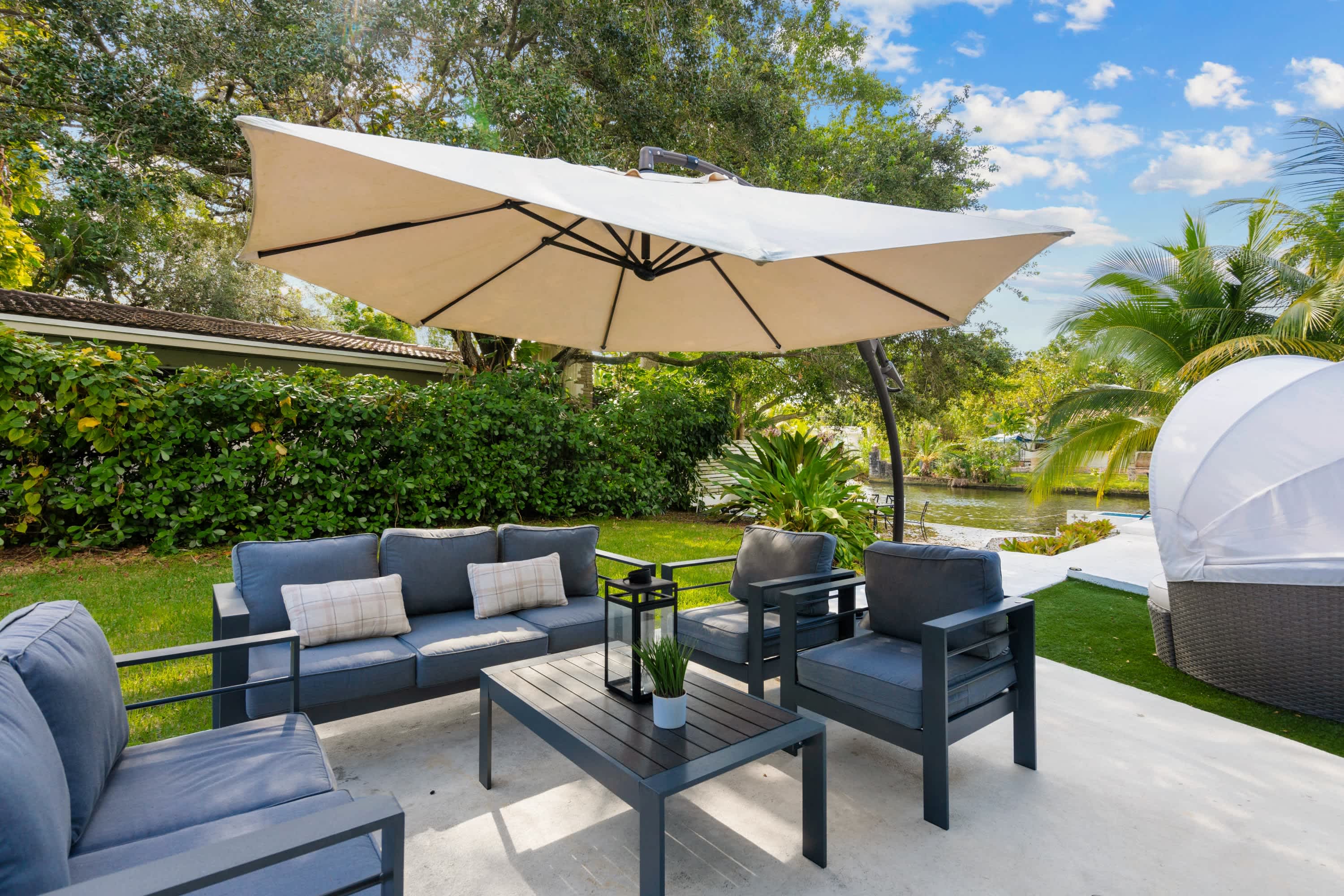 Private Pool|15min to the beach|River View|Free Parking interior 4