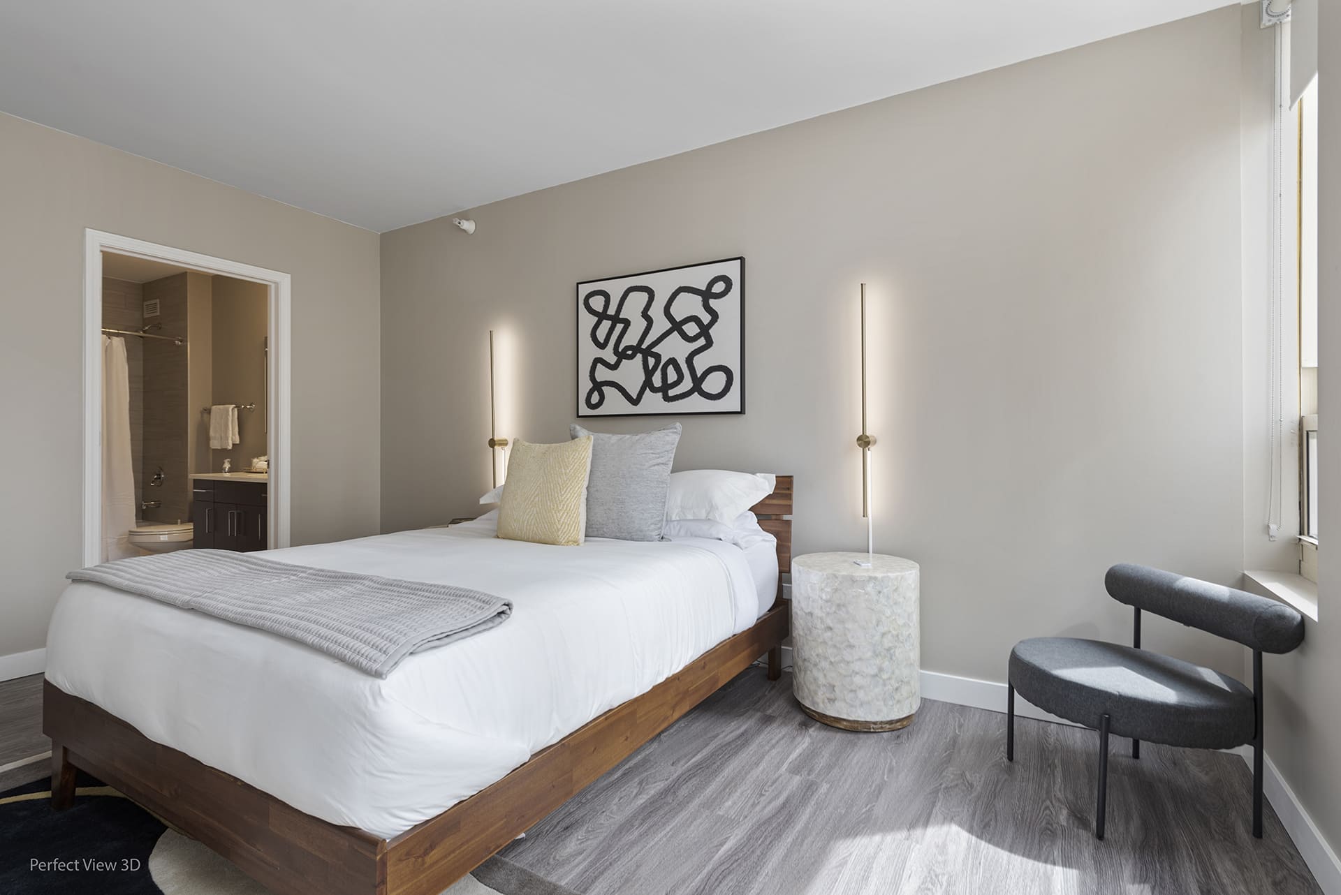 Elegant 2BR with Resort Amenities & City Views interior 3