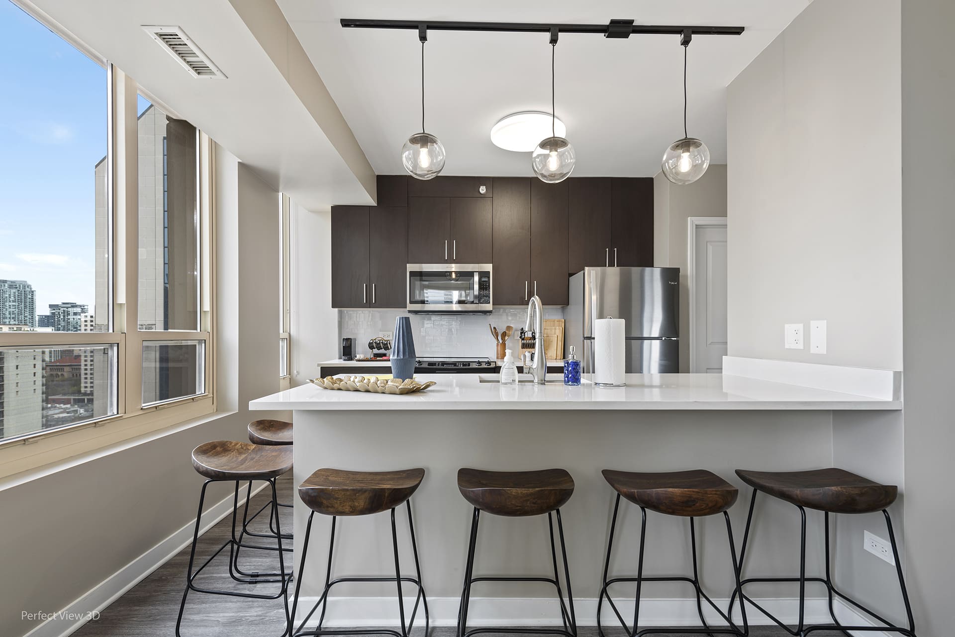 Elegant 2BR with Resort Amenities & City Views interior 2