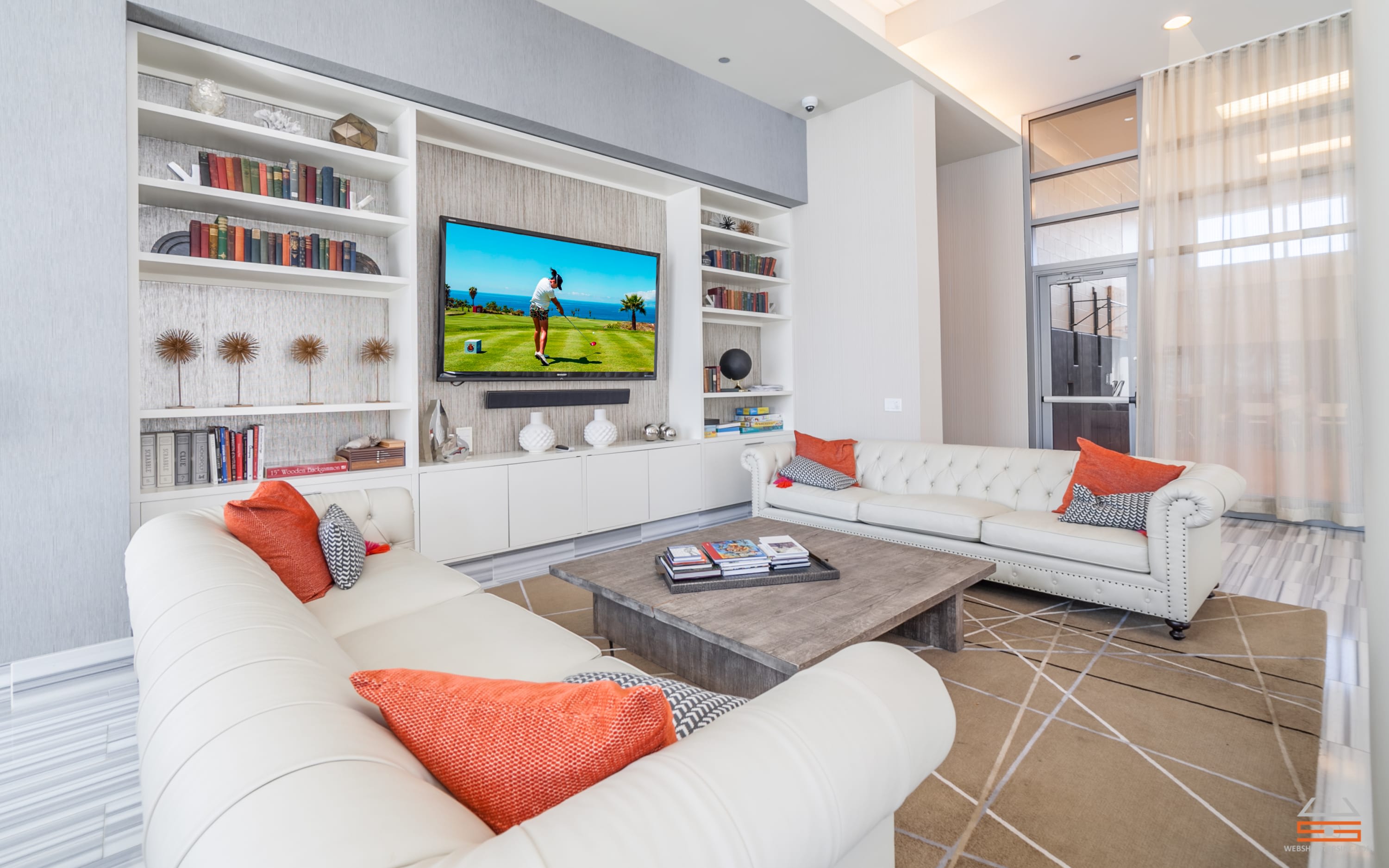 West Loop 2BR with Skyline Views + Prime Location interior 5