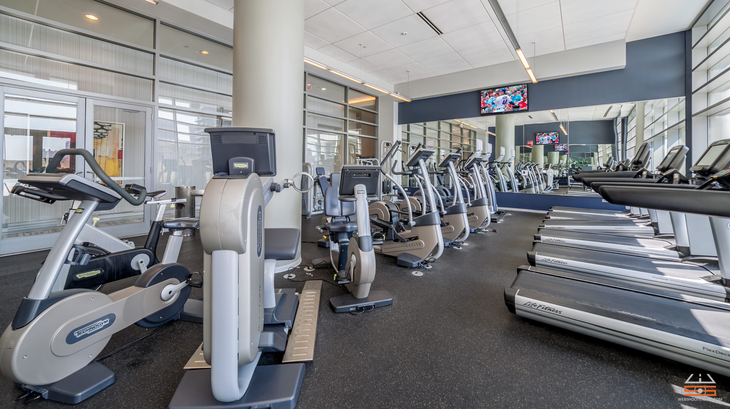 West Loop 2BR with Skyline Views + Prime Location interior 4