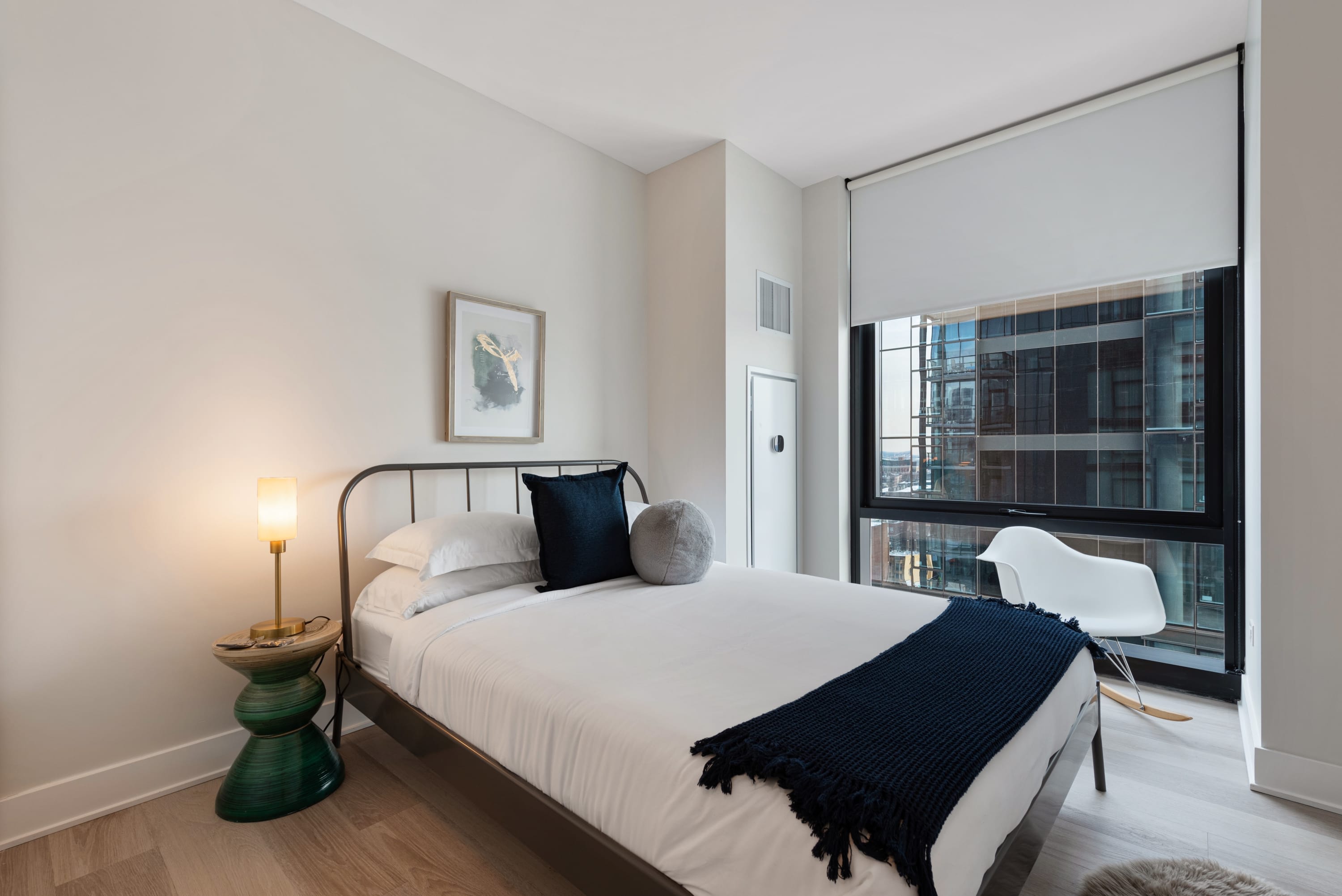 Premium 2BR with City Views + Easy Access interior 3
