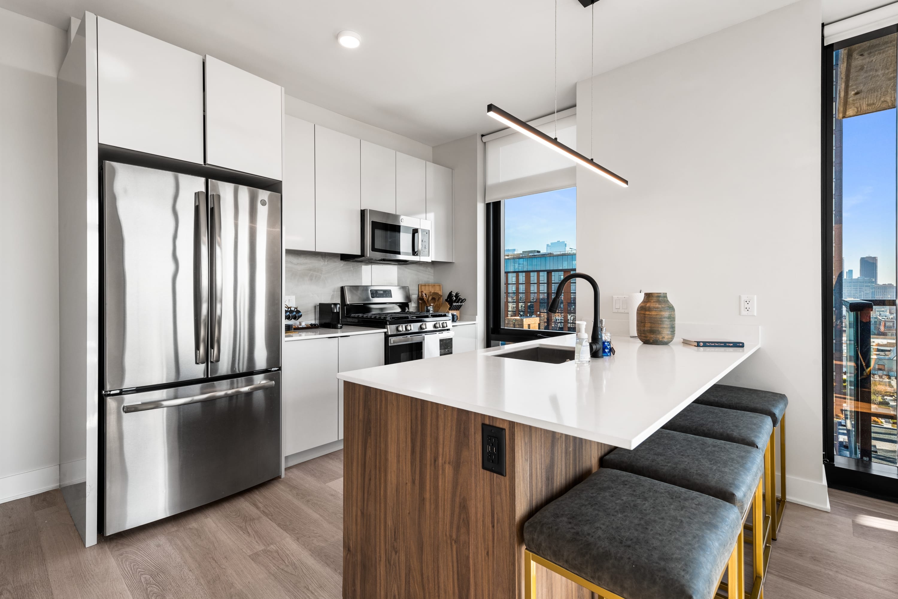 West Loop Balconied 2BR for Upscale Tours interior 3