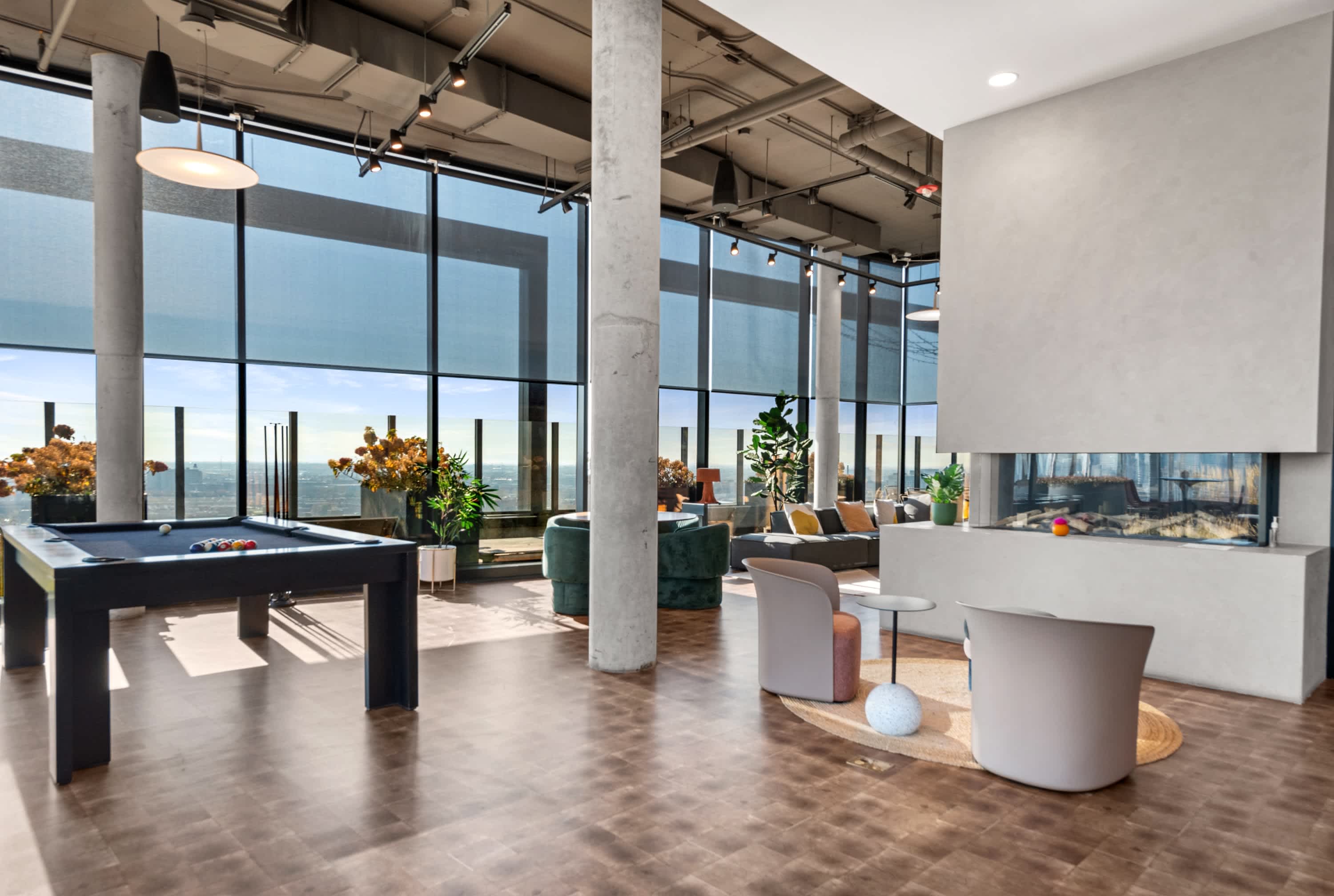 City Views + Walk to Dining, Ideal for All interior 5