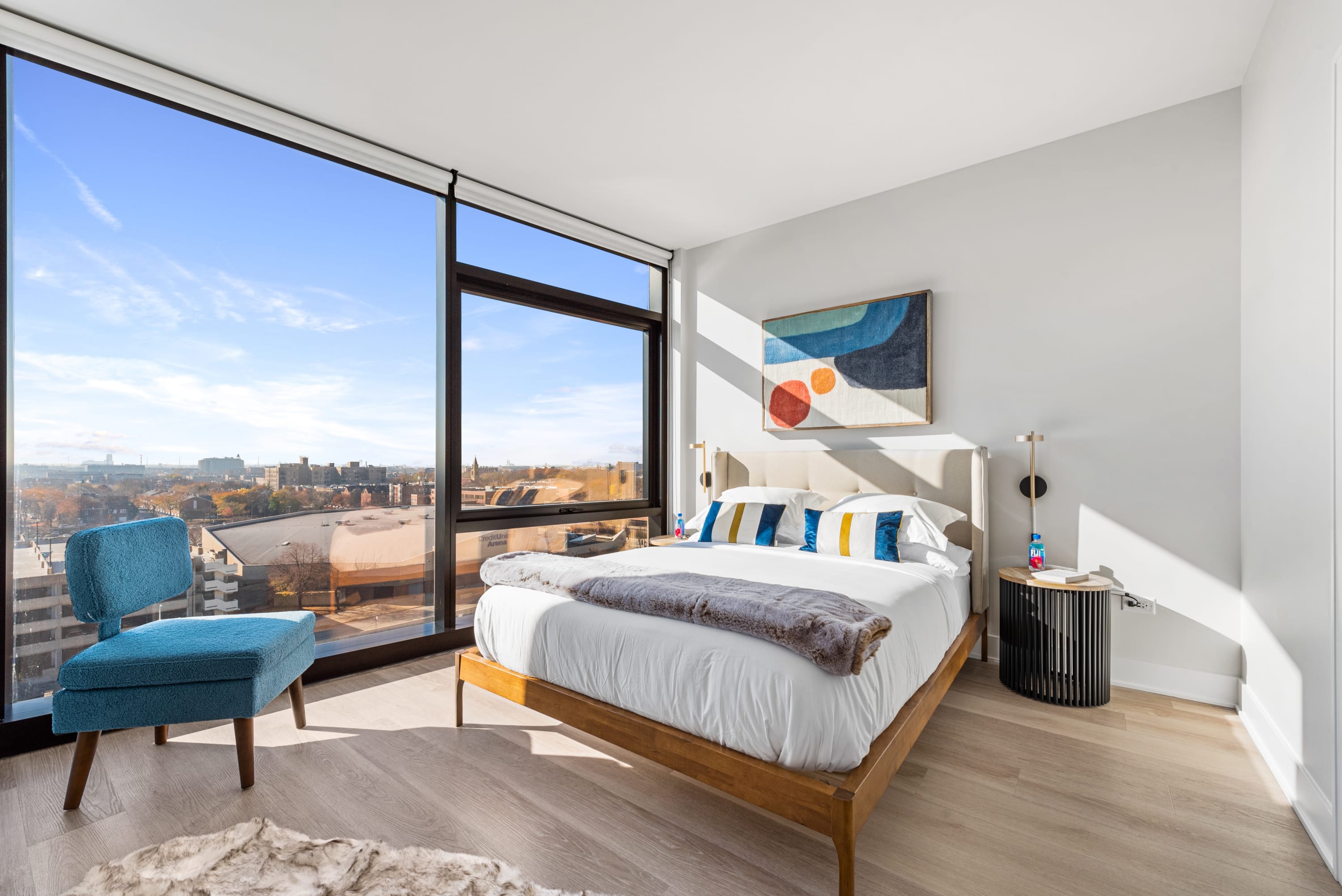 Panoramic City Views + Prime West Loop Location interior 2