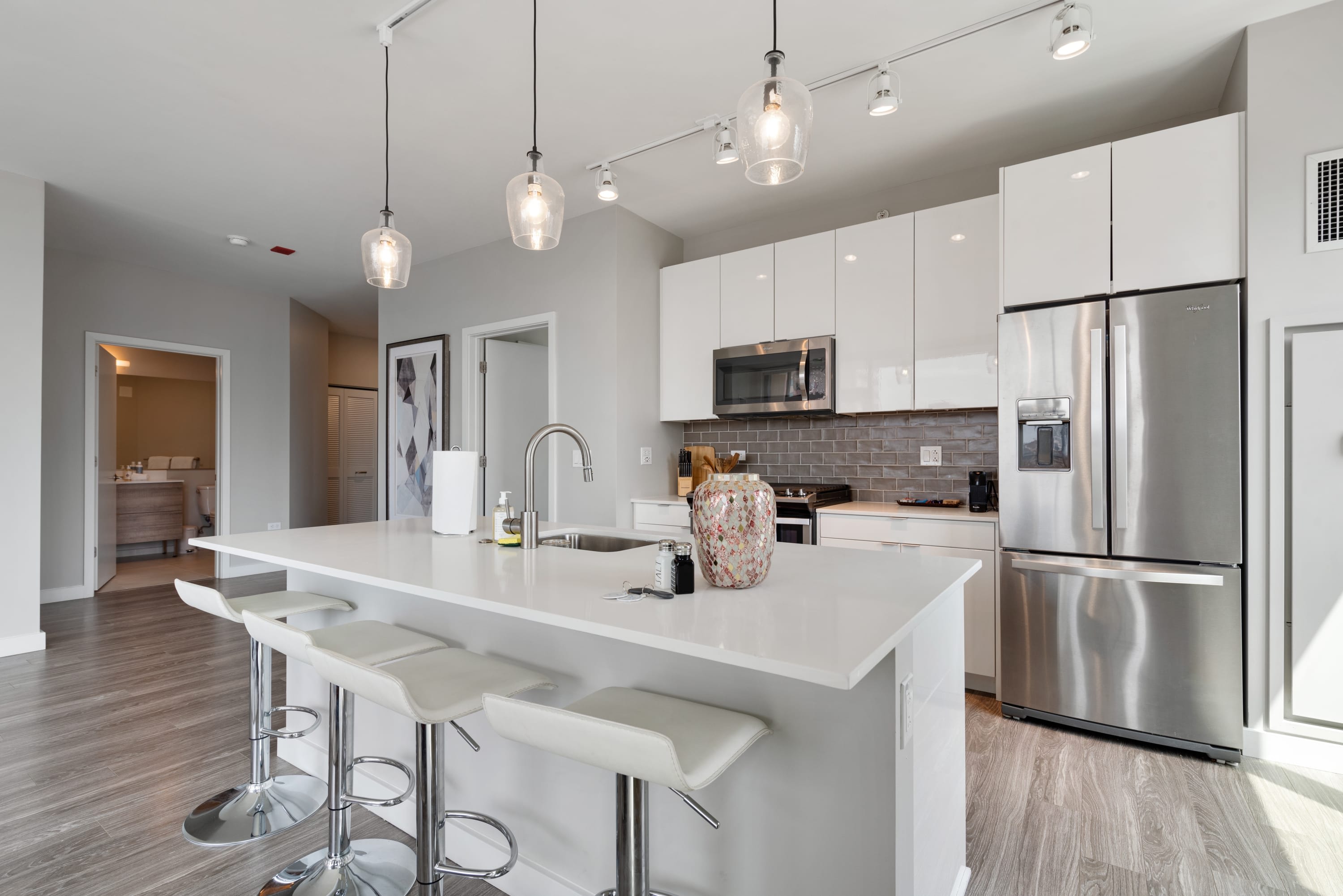 2BR Retreat in Downtown + City Skyline Views interior 2