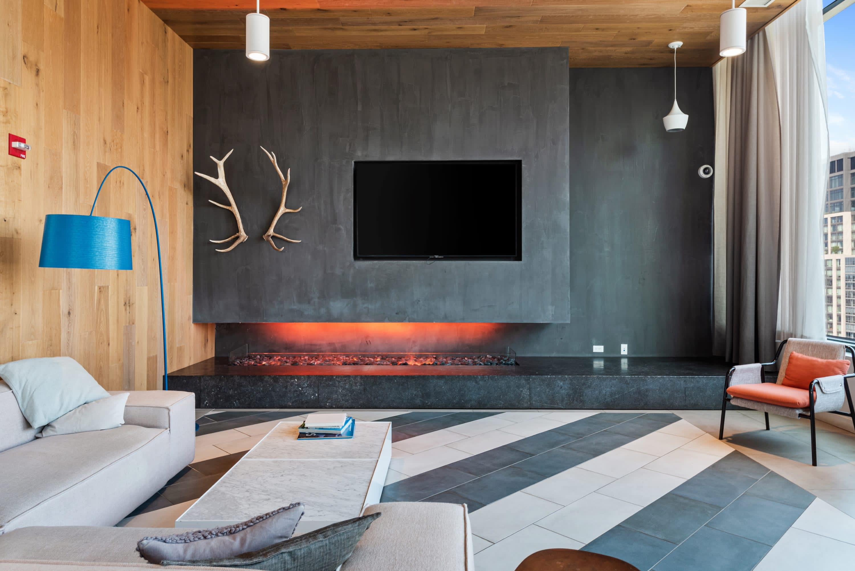 Gold Coast Luxury: 2BR with Sweeping City Vistas interior 5