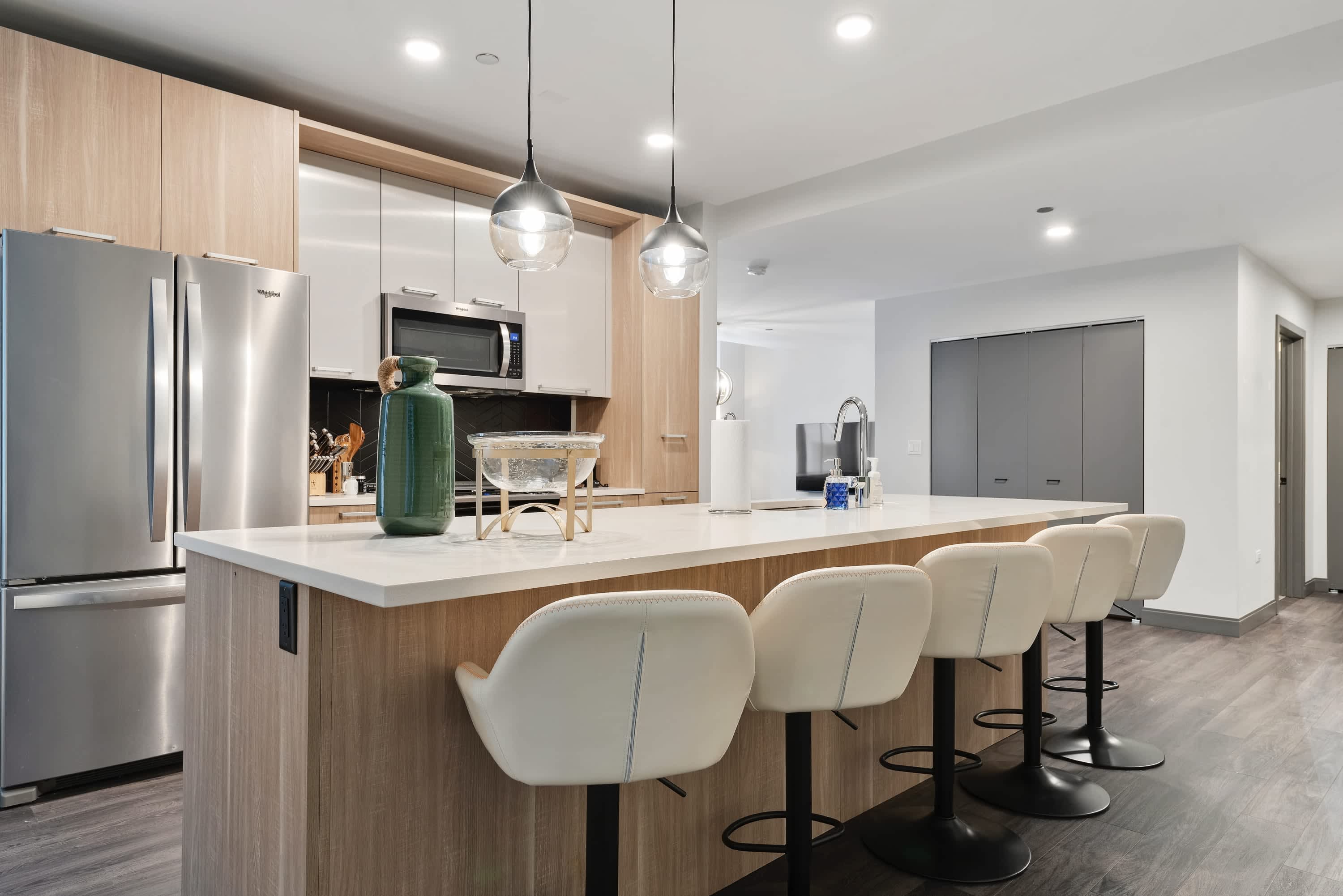 Luxury 2BR near Millennium Park + 5-Star Reviews interior 2