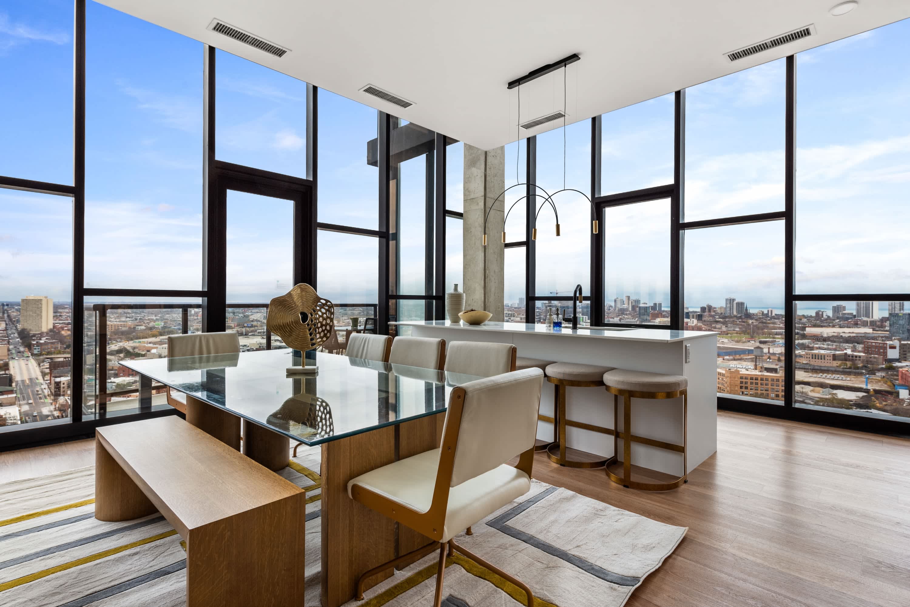 Top of River West: Luxe Penthouse for Groups interior 3