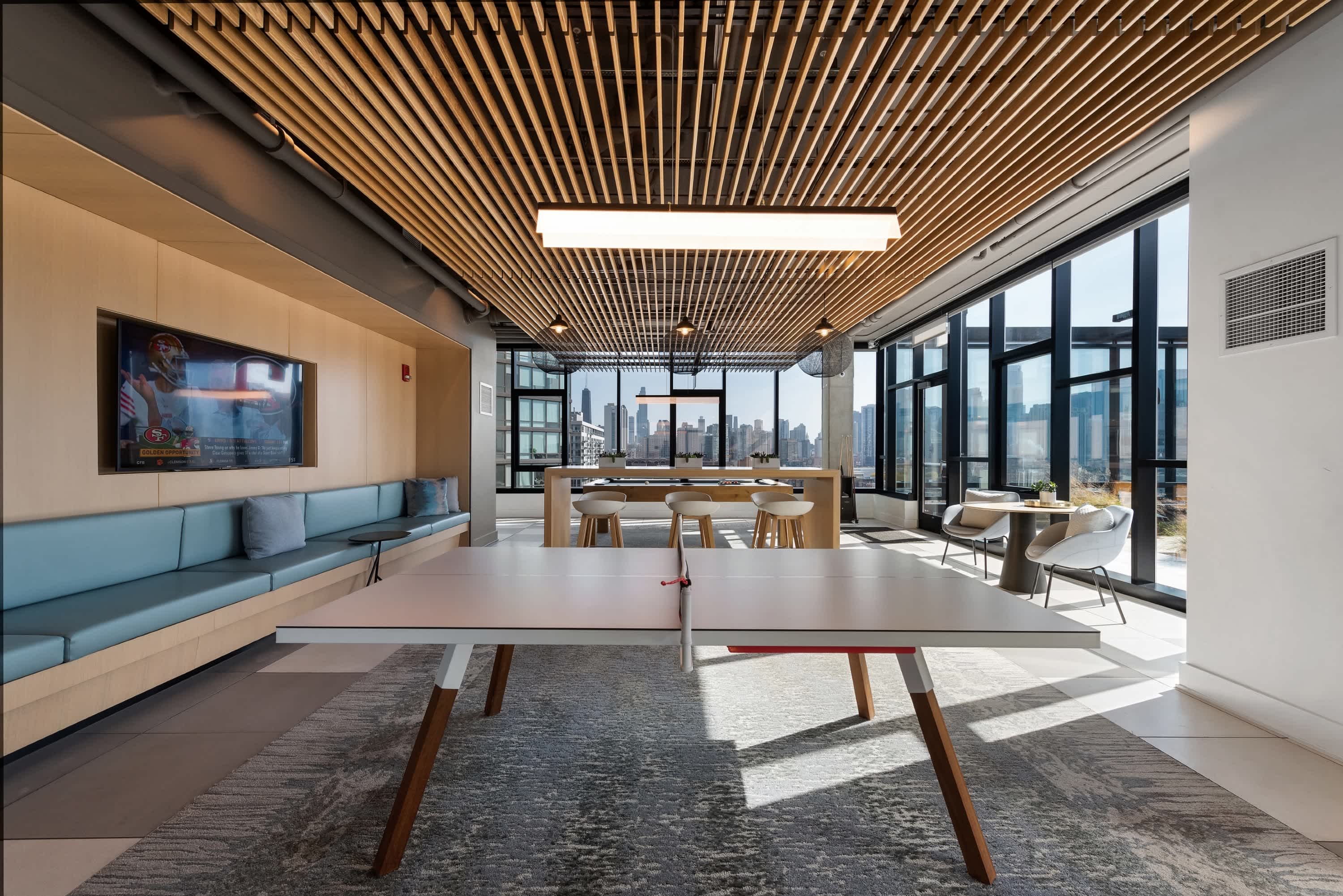 Luxe 1BR: Unmatched Views & Location interior 5