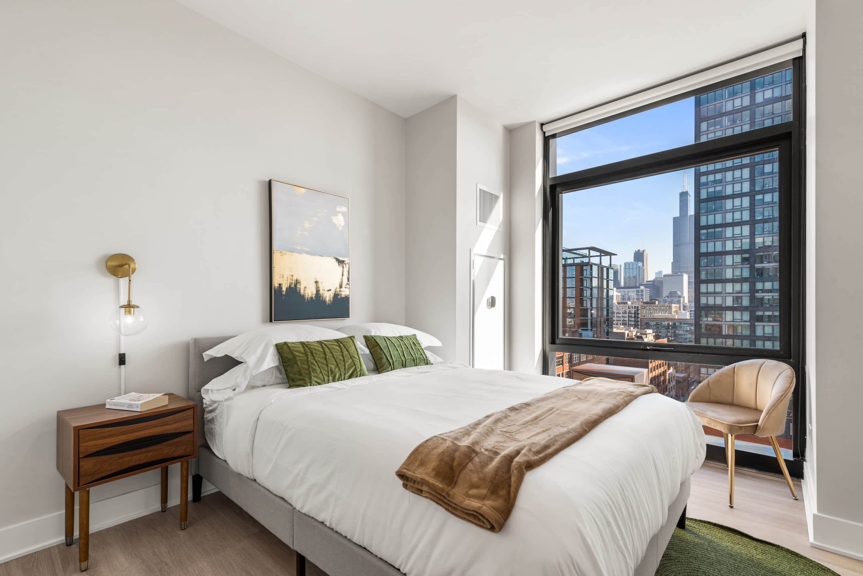 Spacious West Loop Retreat for Business Groups interior 3