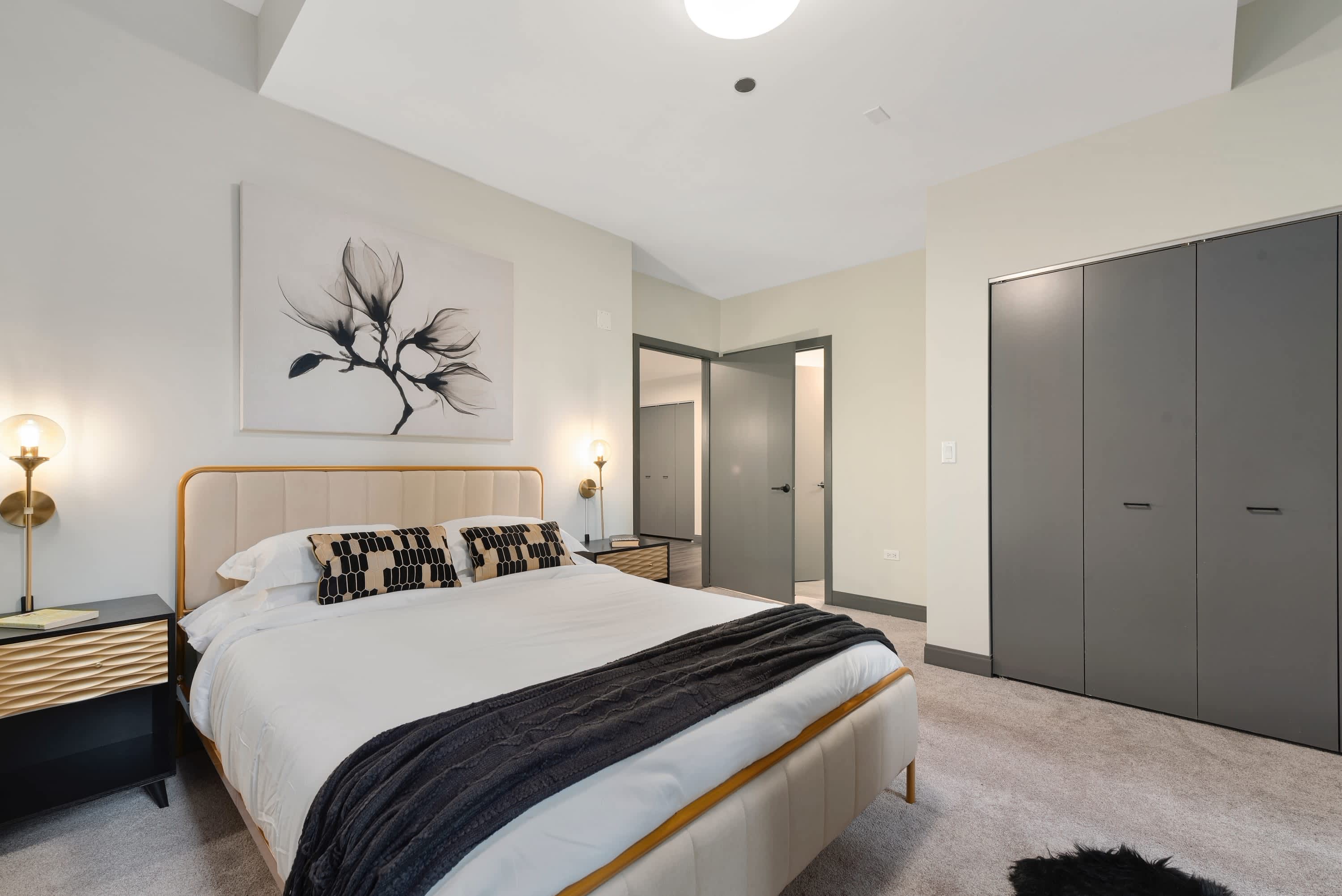 Two 2BRs Near Millennium Park, Ideal for Groups interior 2