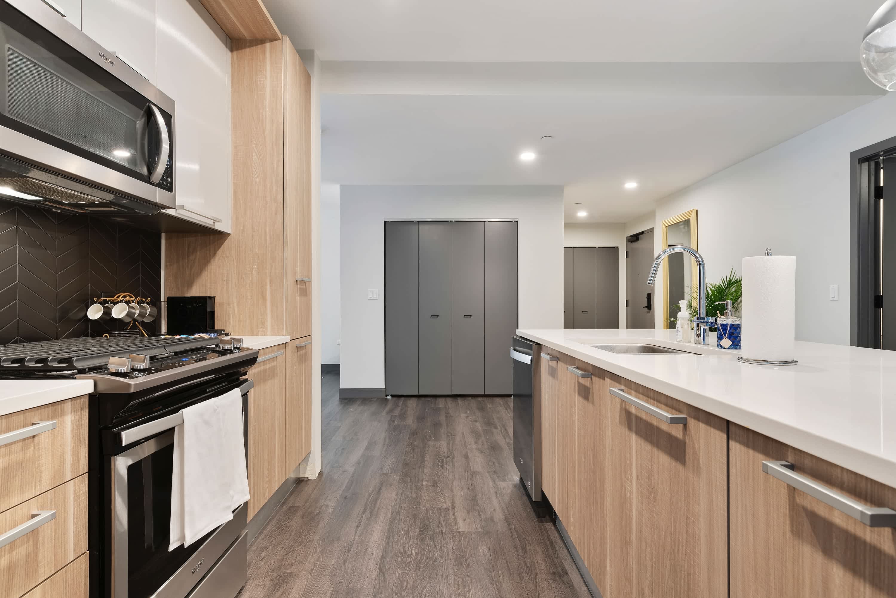 Two 2BRs Near Millennium Park, Ideal for Groups interior 3