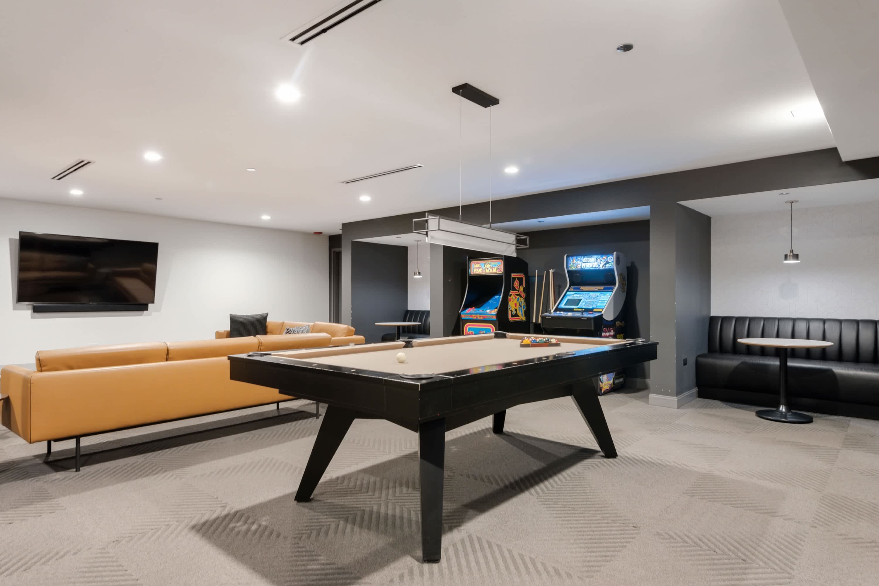 Two 2BRs Near Millennium Park, Ideal for Groups interior 4