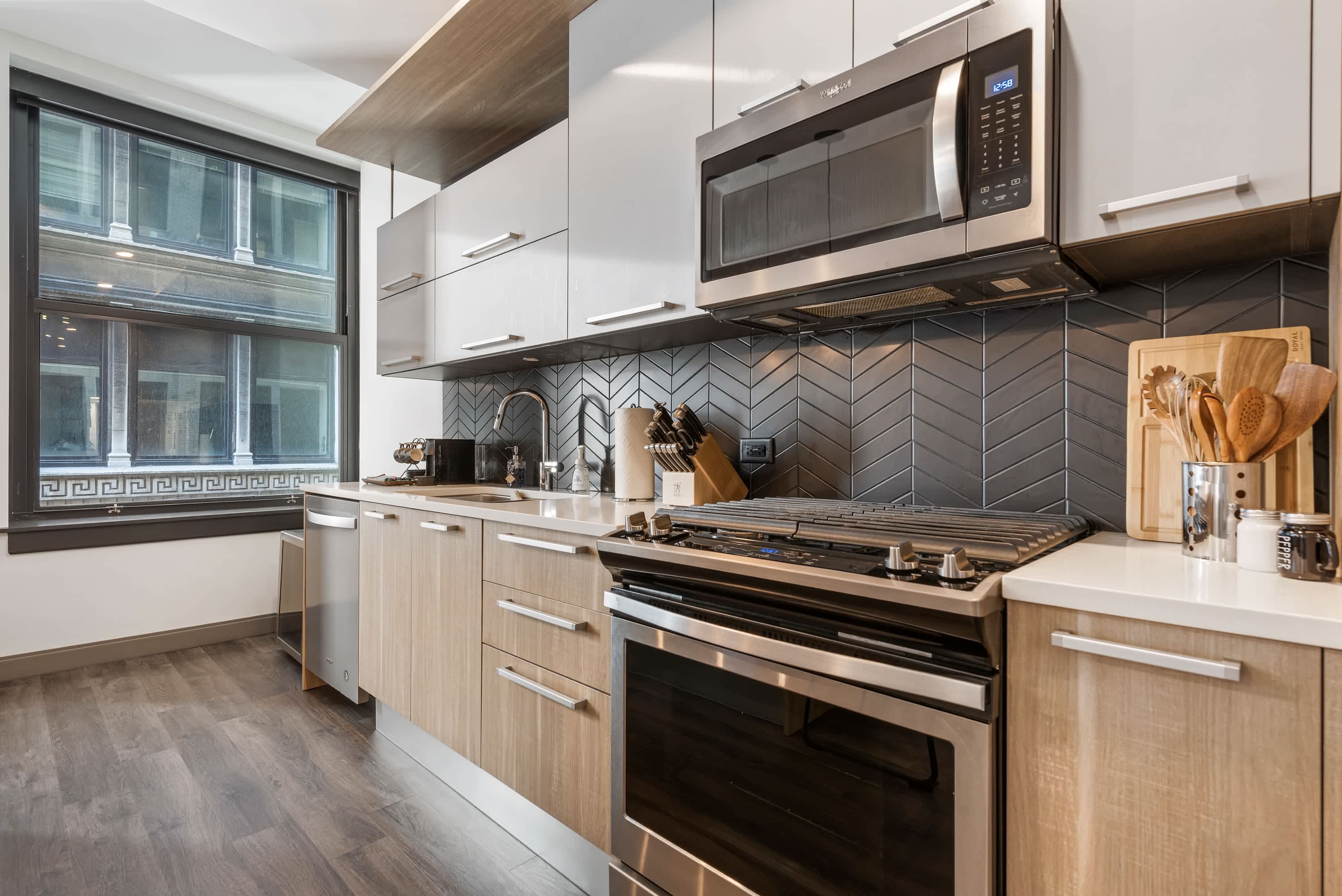 Prime Loop Apts + Convenience for Groups interior 2