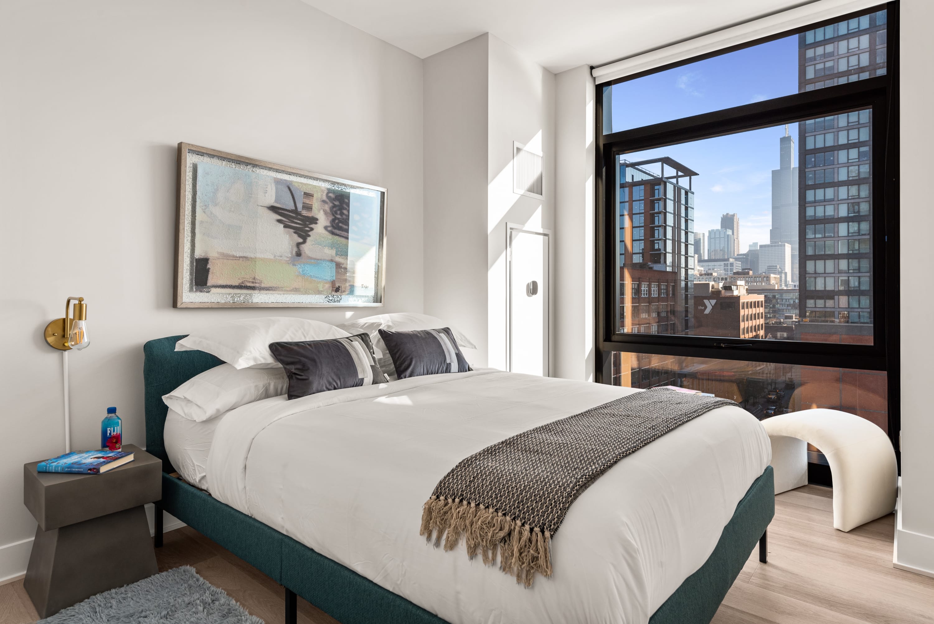 High-End 2BR Apartments in West Loop interior 3