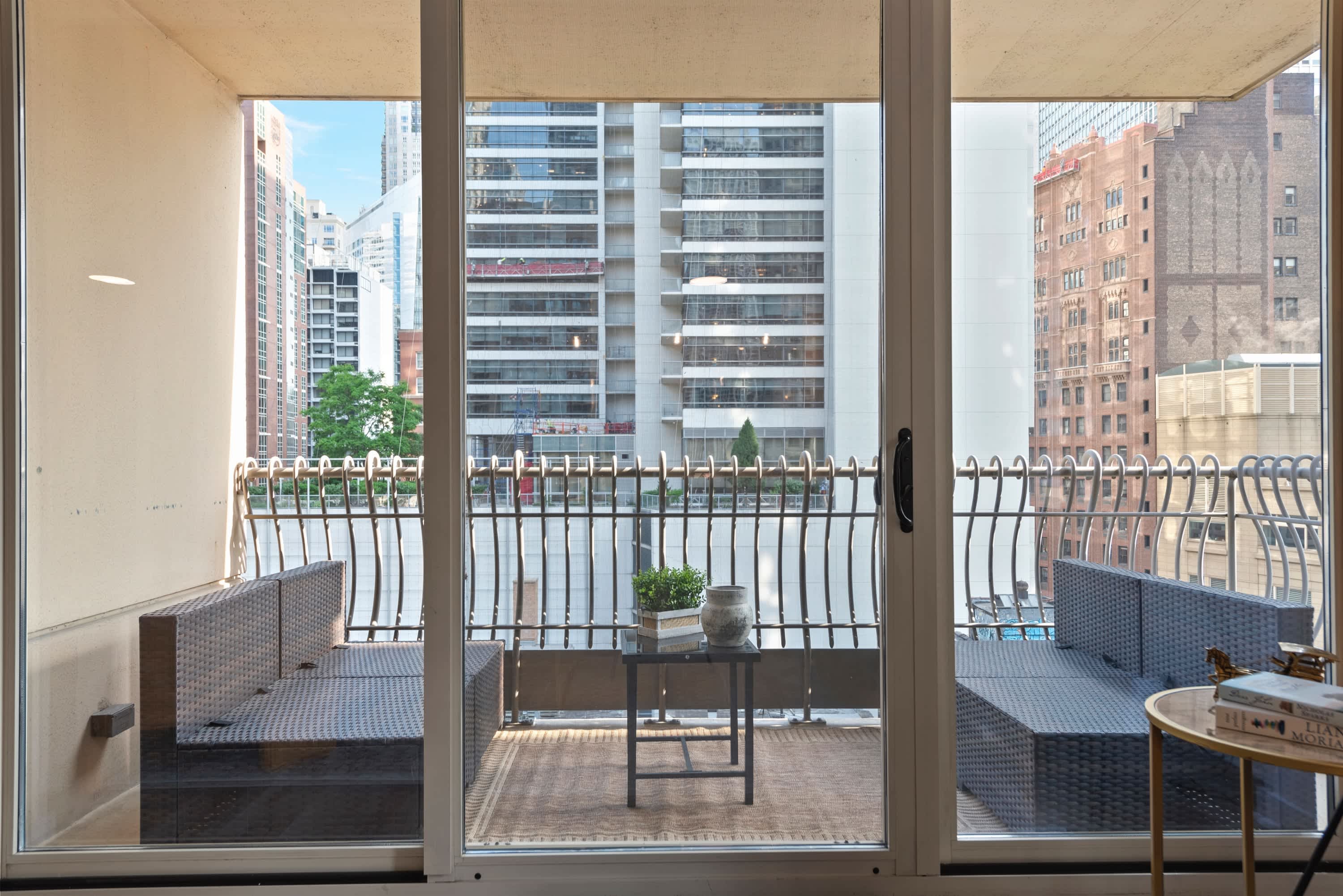 High-end Luxury Units + Iconic Views for Groups interior 3