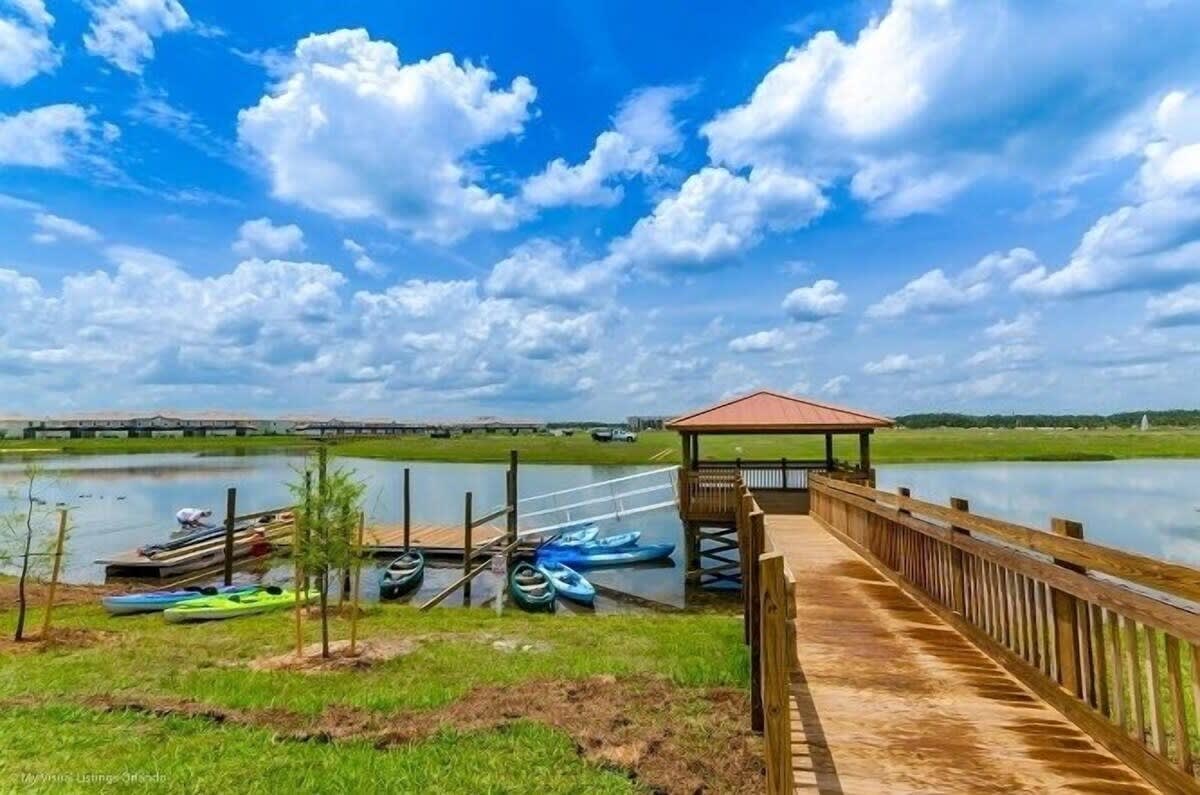Cloud9| Kayak+Tennis+Bar|DisneyWorld |The Tale interior 5