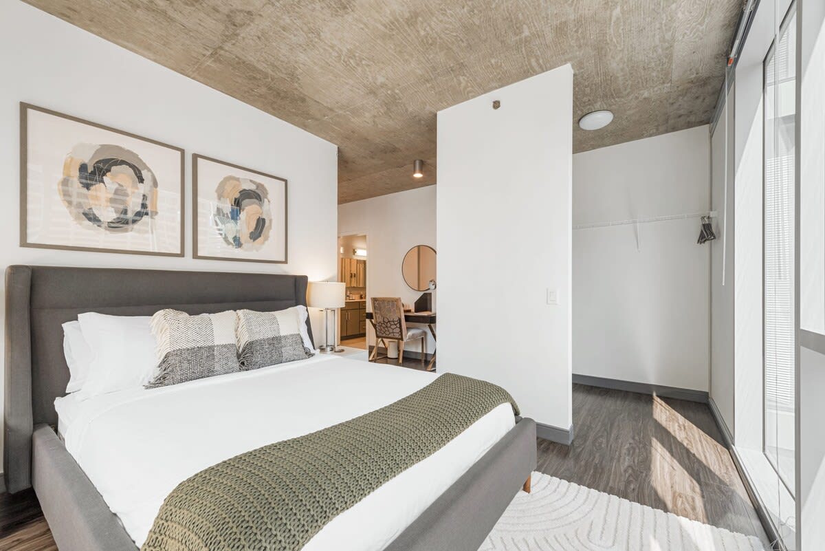 Event Proximity + Unique Group Retreat in Loop interior 2