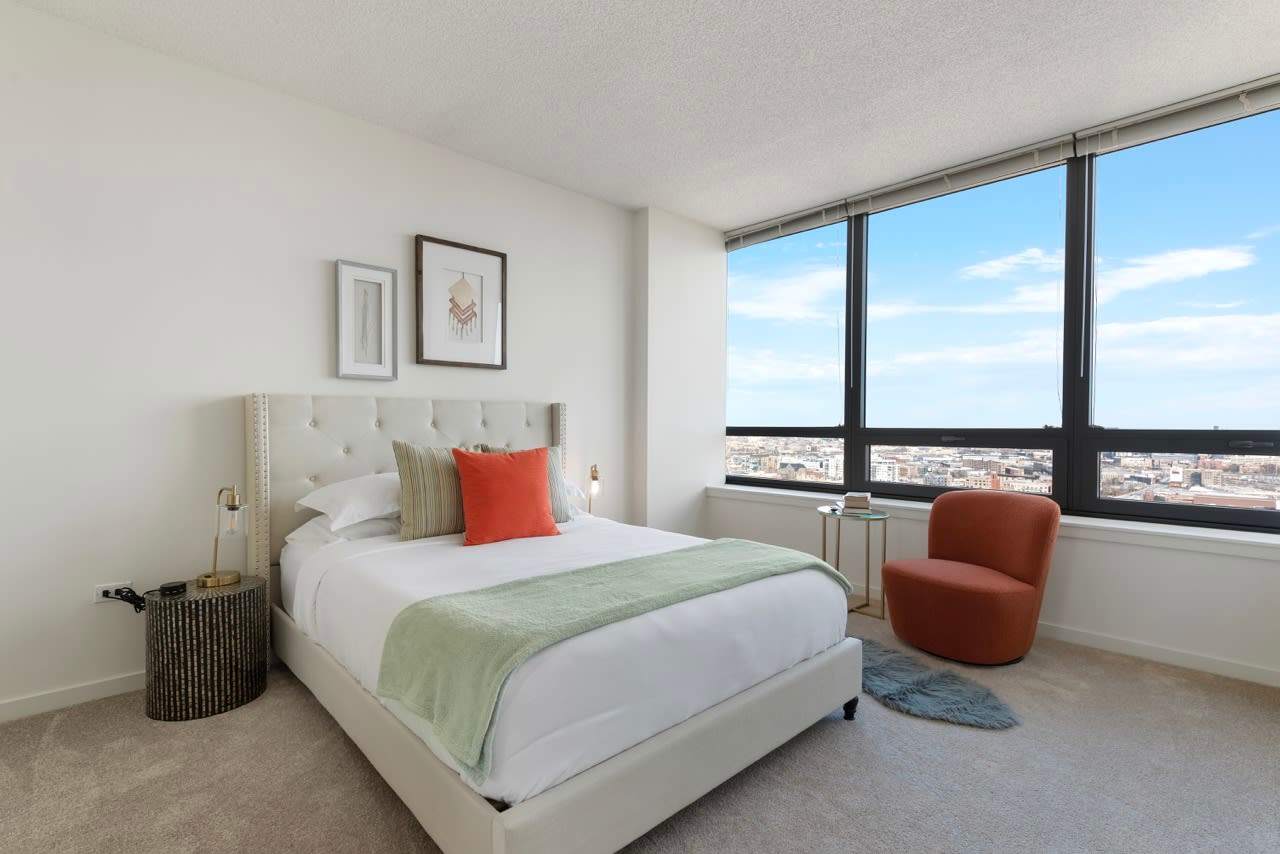 West Loop 2BR with Skyline Views + Prime Location interior 3