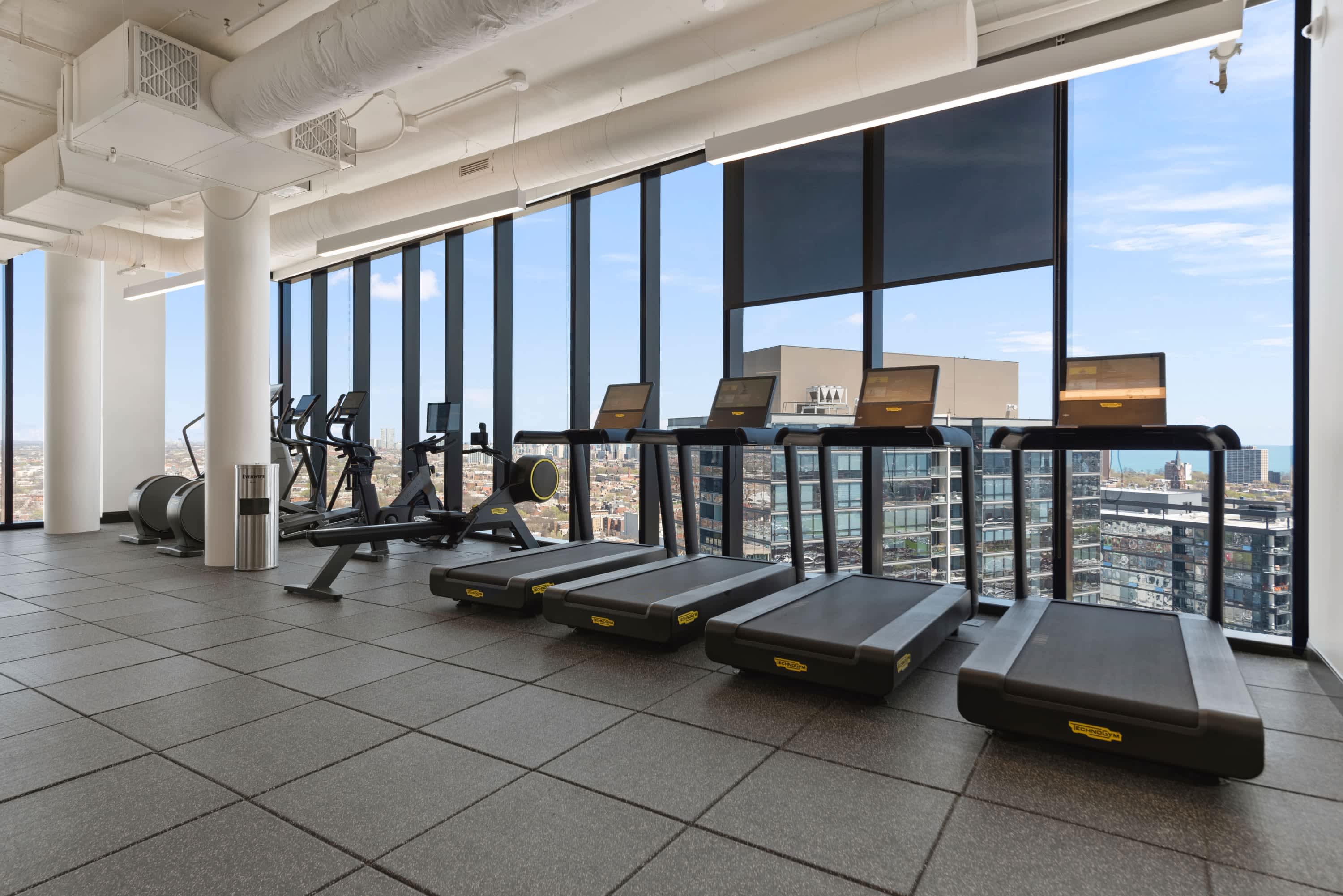 Lincoln Park Getaway: Skyline Views & Luxury interior 4