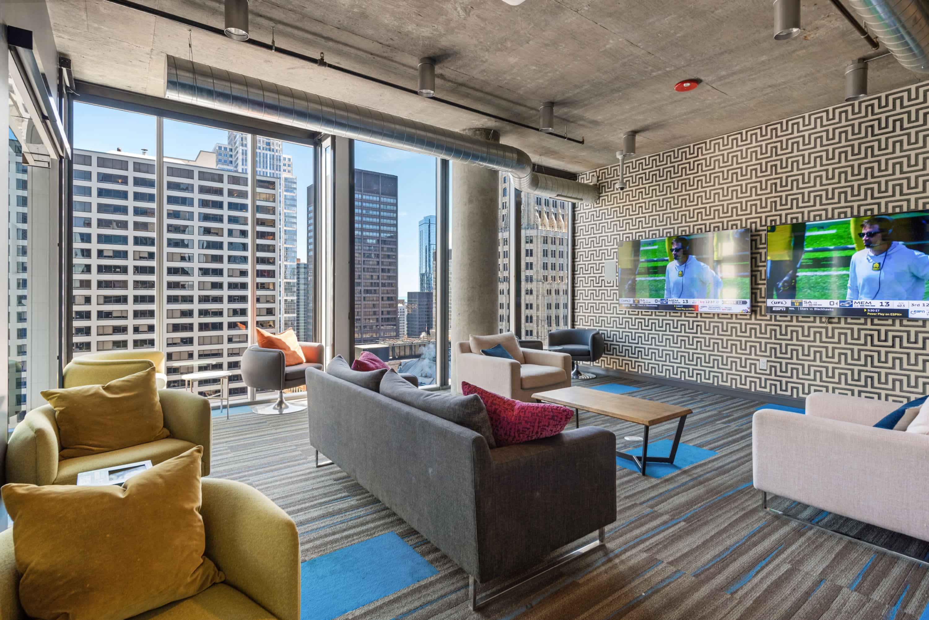 Modern 2BR in The Loop + Panoramic City Views interior 5