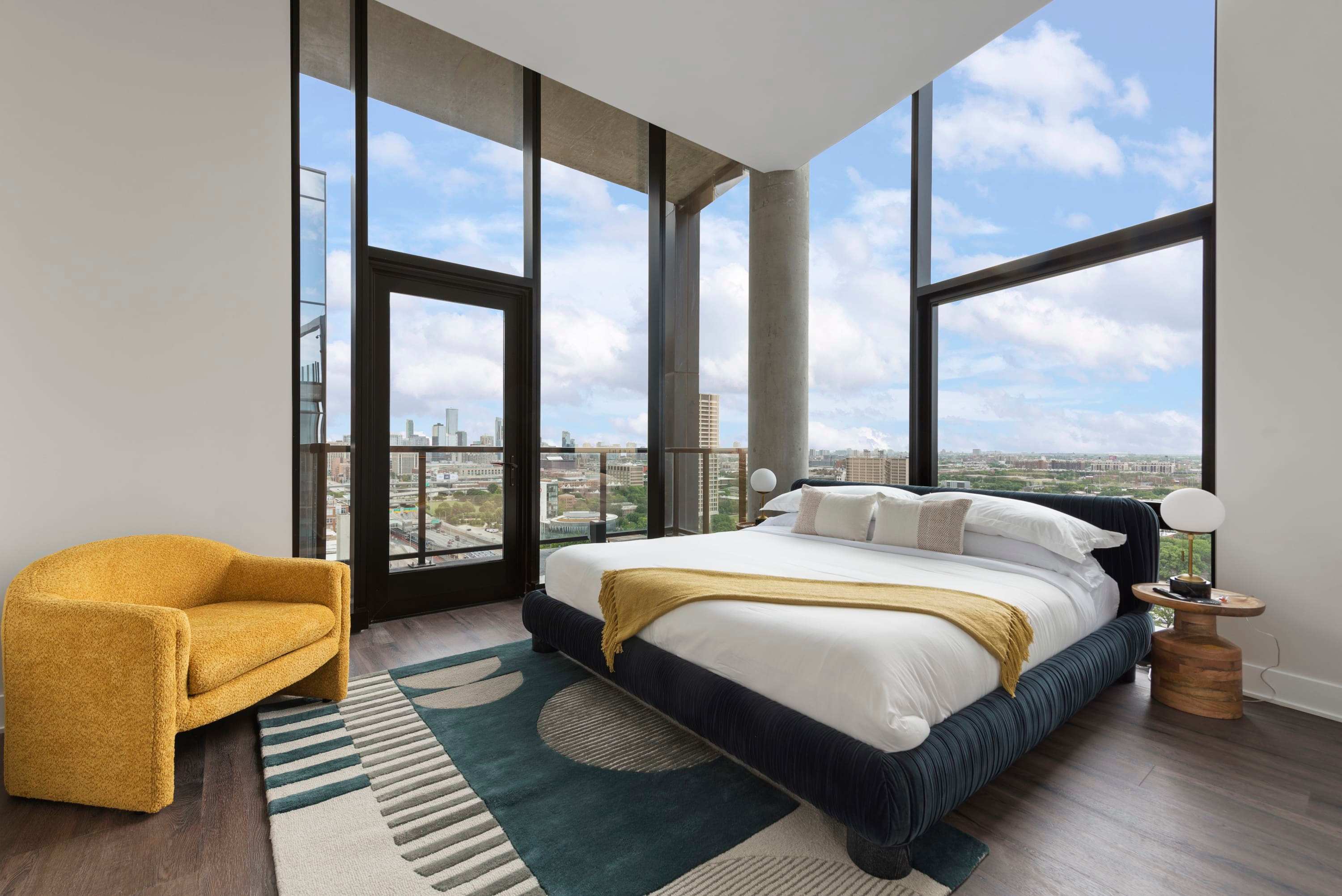 Prime 4BR Penthouse w/ Skyline Views for Families interior 3