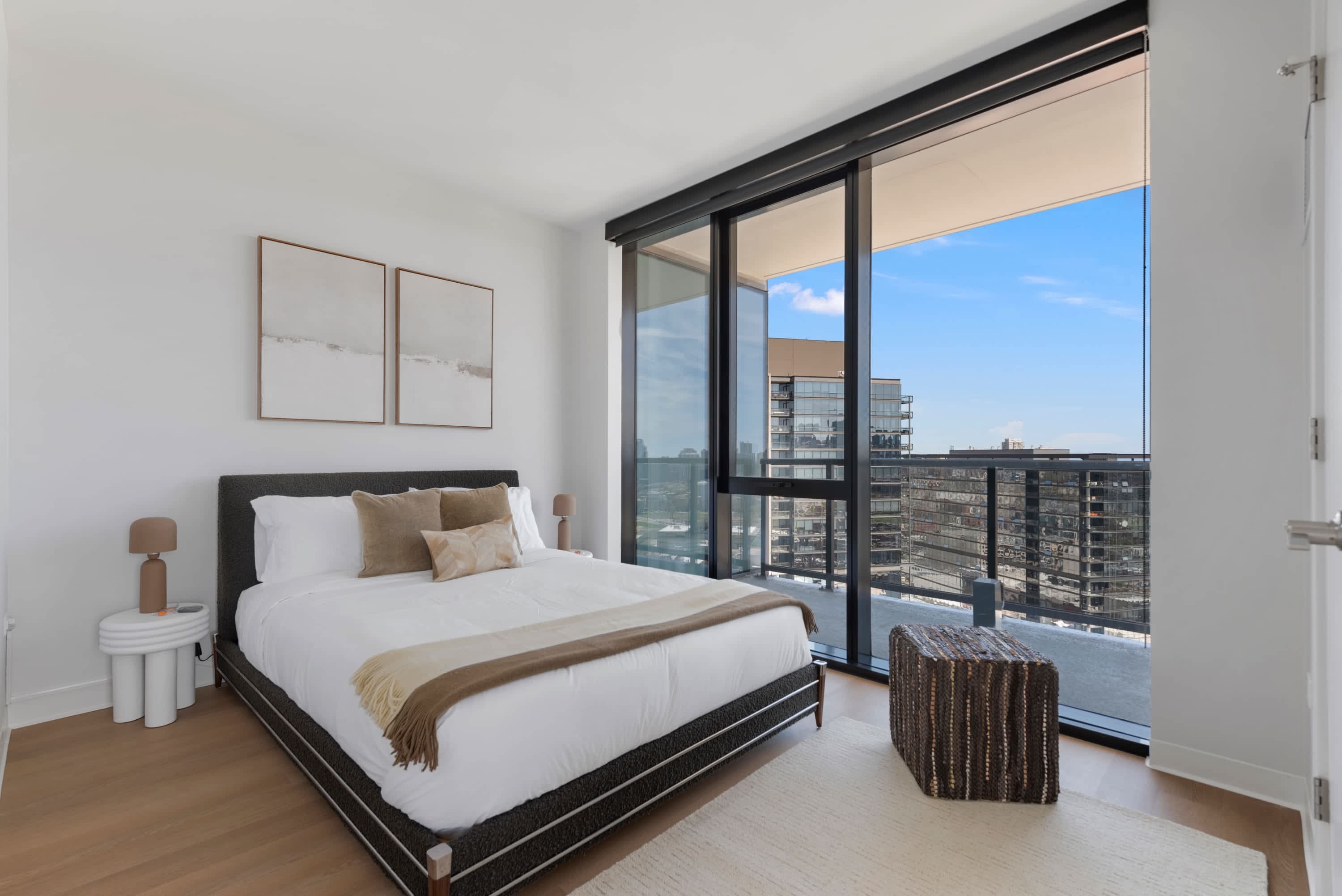 Cloud9|5 apartments @Licoln Park|The Walnut interior 3