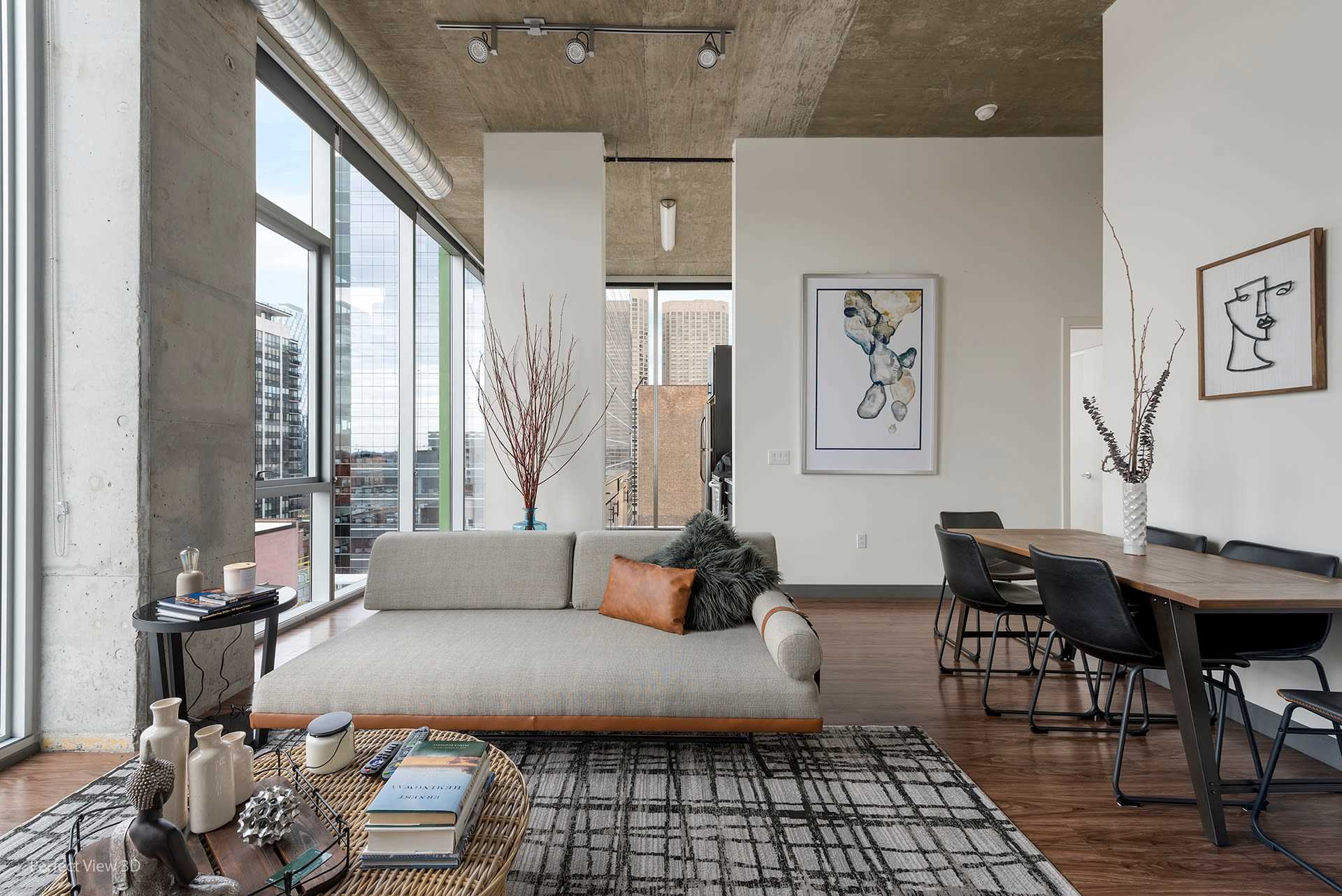 Walk Everywhere,Quiet Area,Heated Pool,City Views interior 5