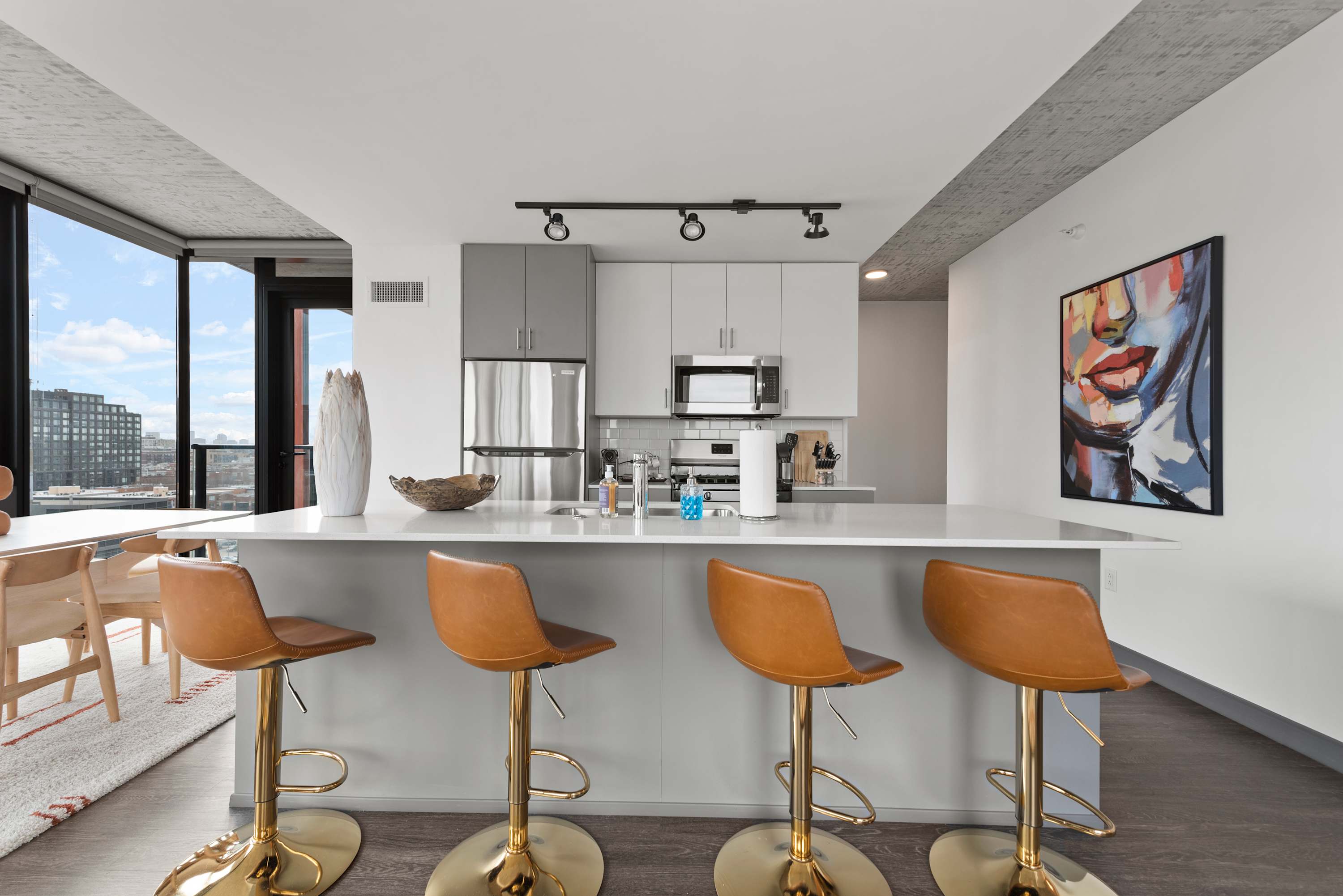 Skyline Views in 3BR Apartment w/ Top Amenities interior 2