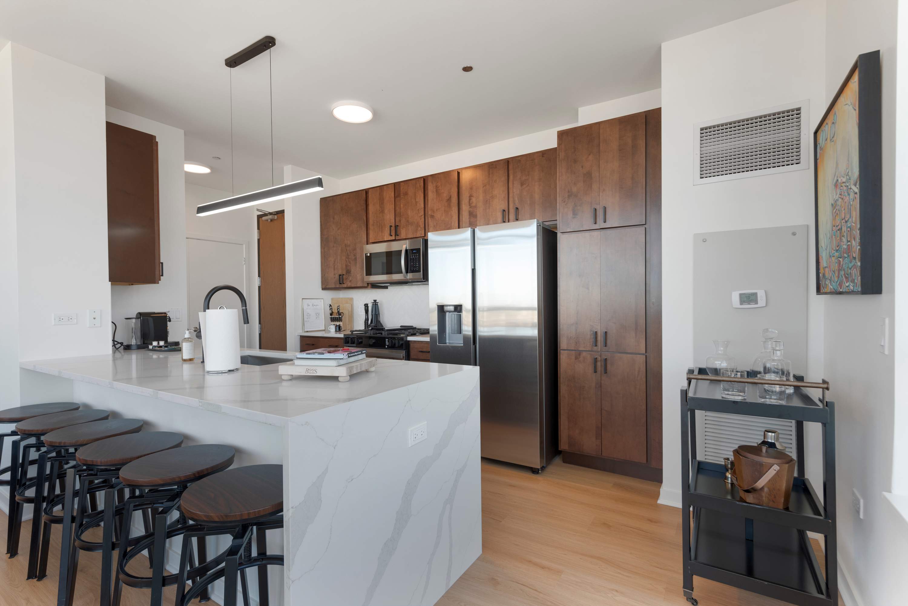 33rd-Floor Penthouse with Breathtaking Views interior 2