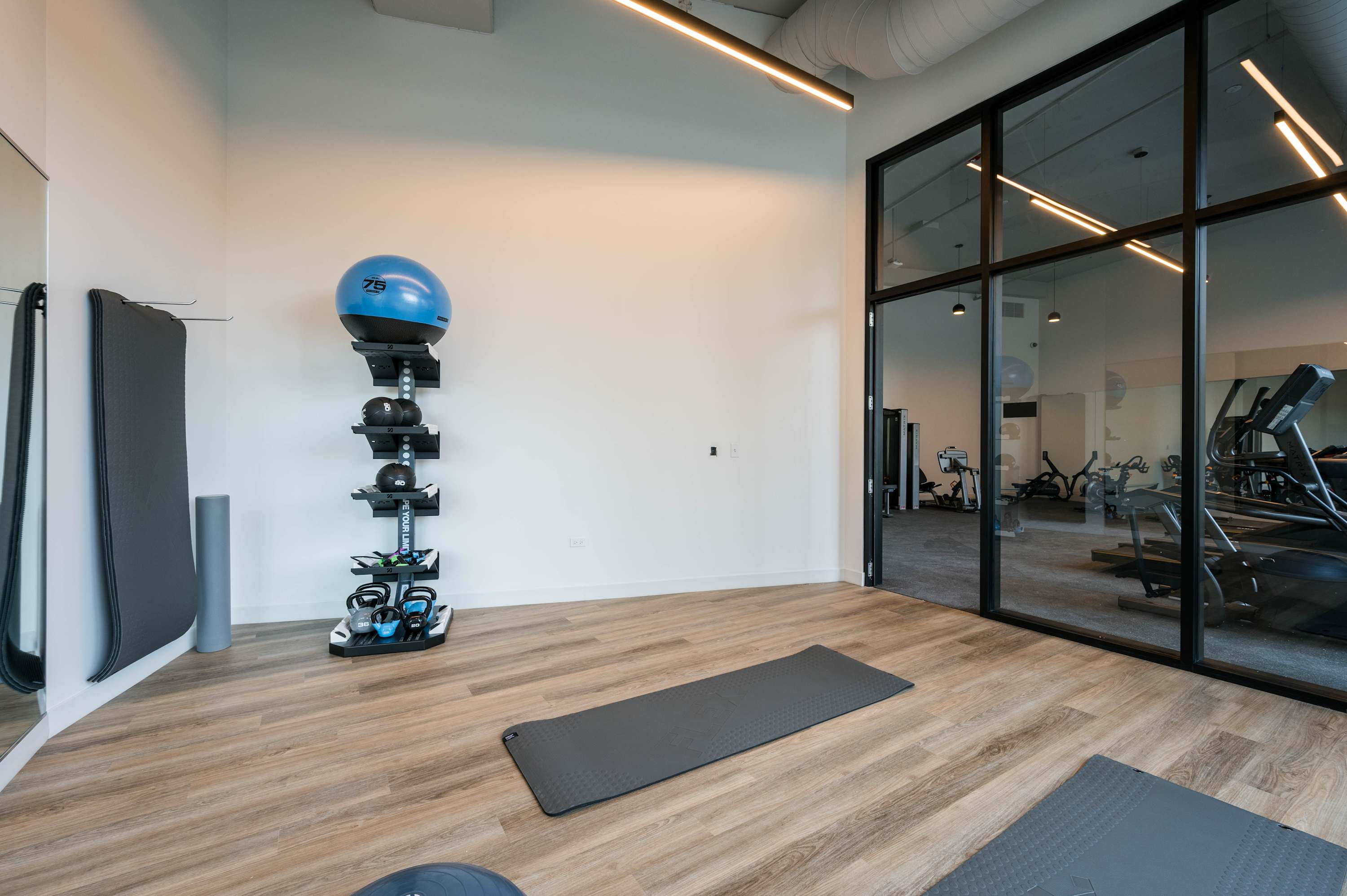 Gather Your Group: 20BRs in Lincoln Park interior 3