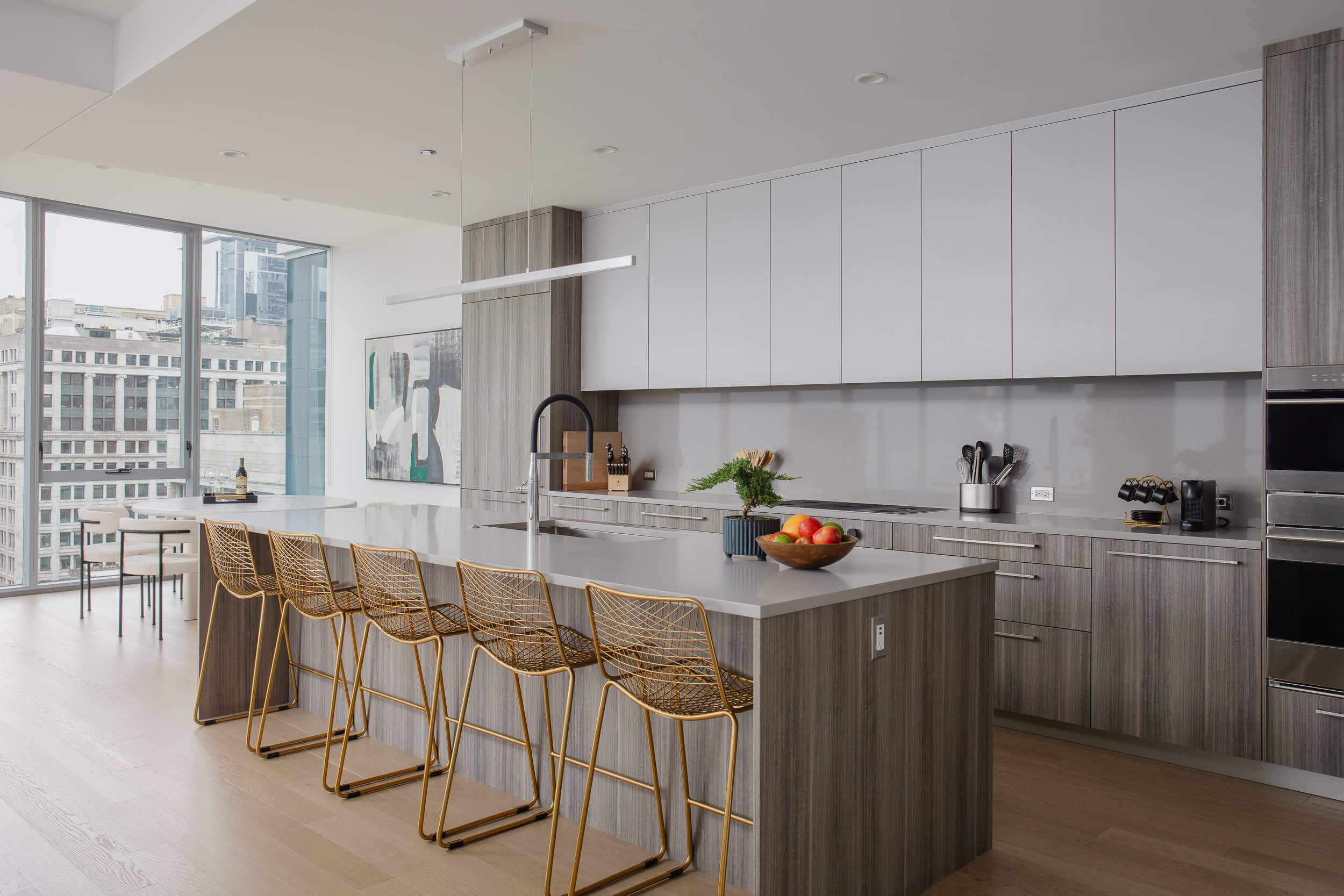 PH w/ Bean & Lake Views, An Elite Stay interior 3