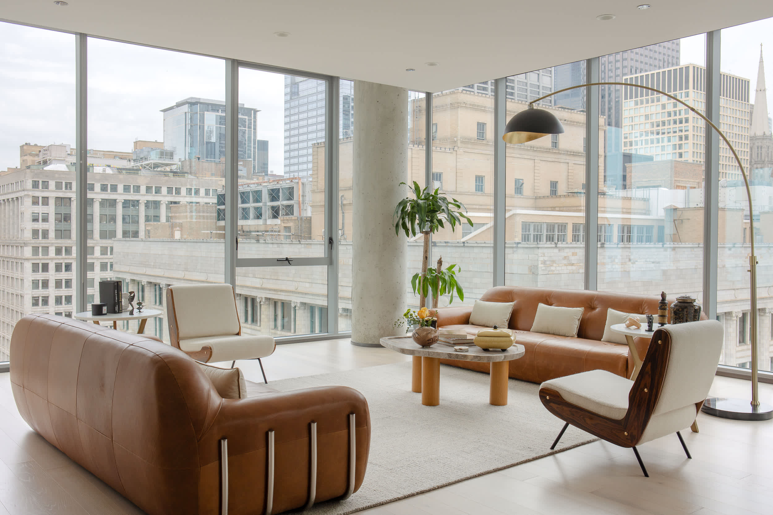 Luxury Penthouse: Iconic Views + Exclusive Comfort interior 4