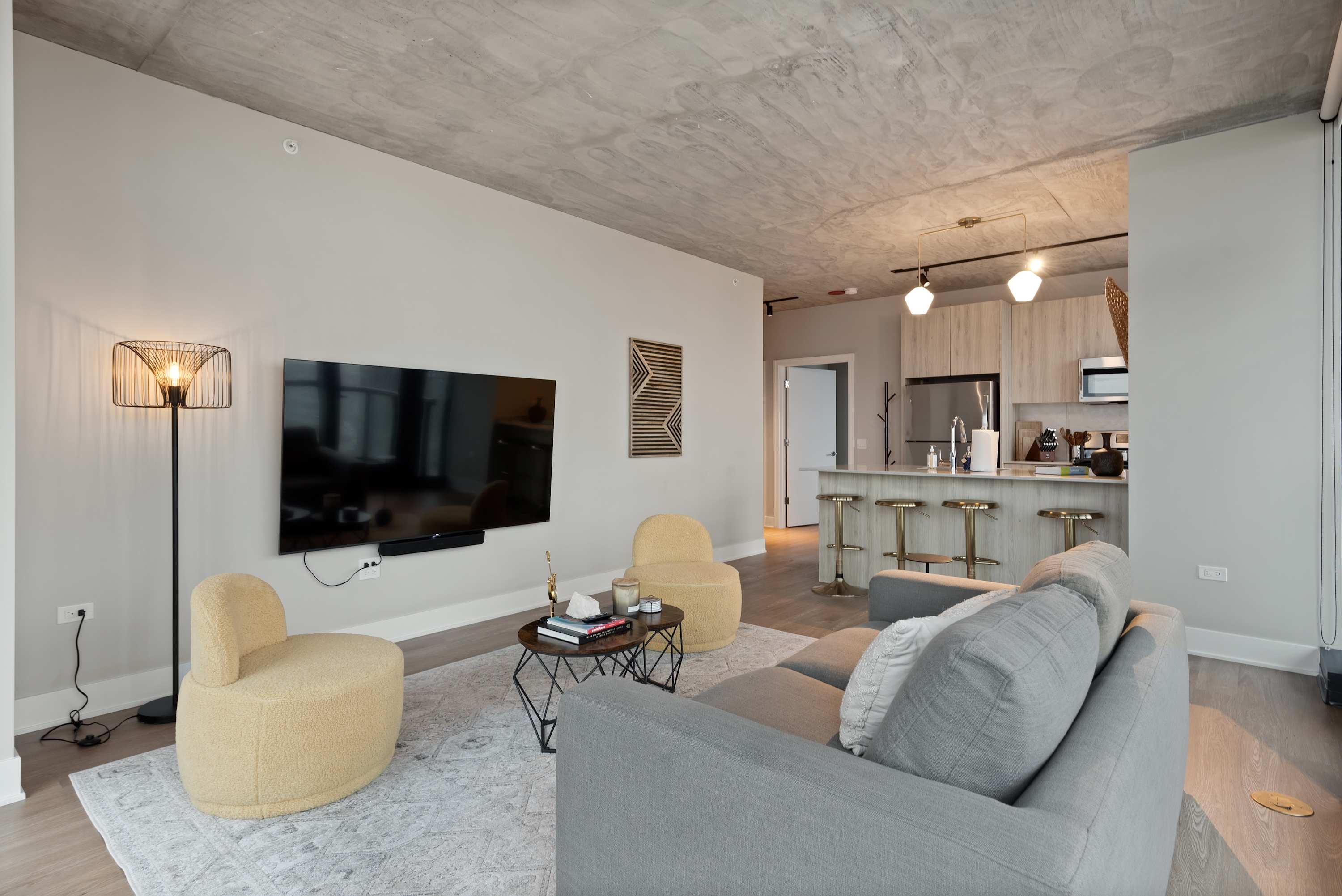 Quiet Top-Floor Balcony · West Loop Sleeps 5 interior 2