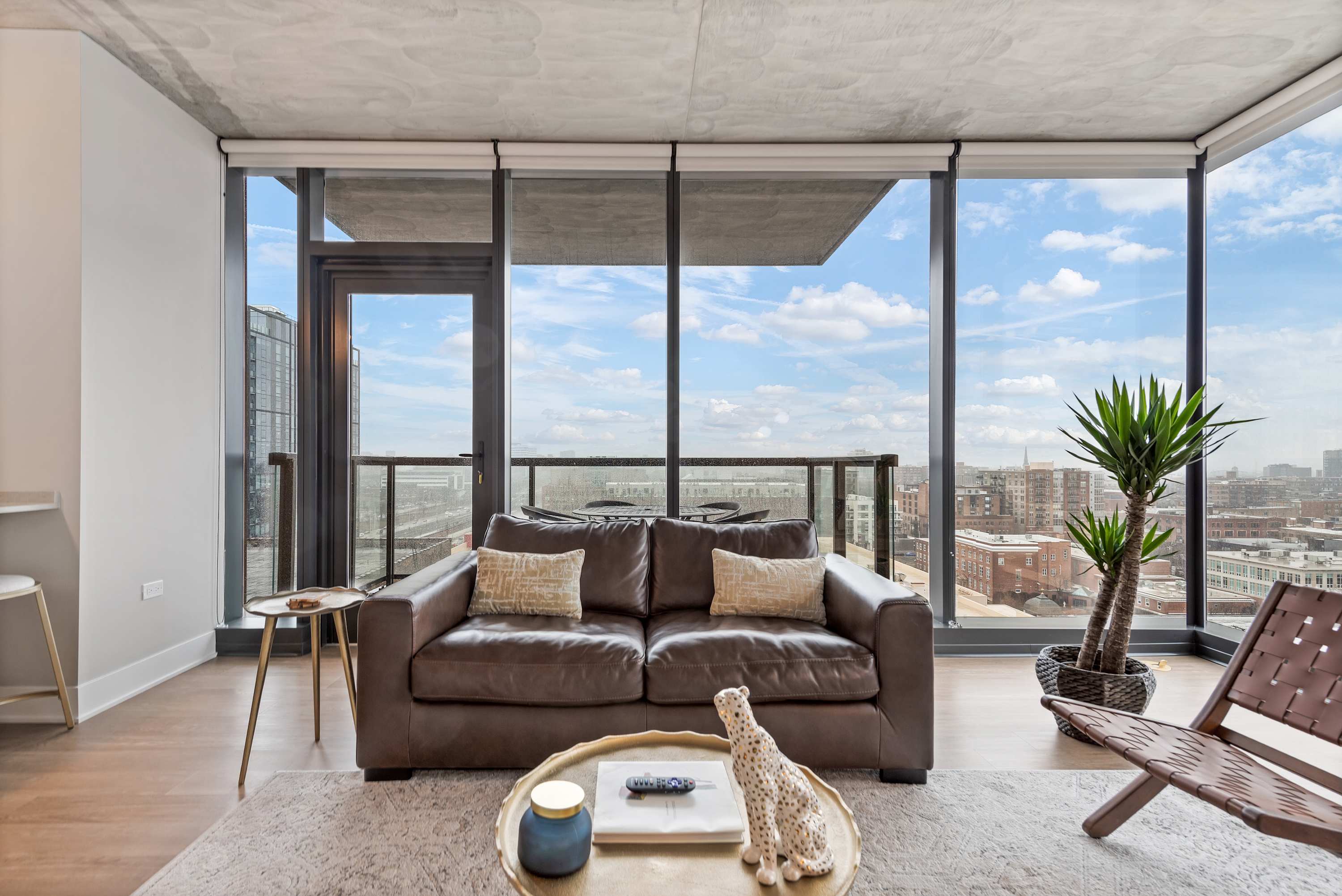 Private Balcony Oasis · West Loop 2BR Sleeps 5 interior 2