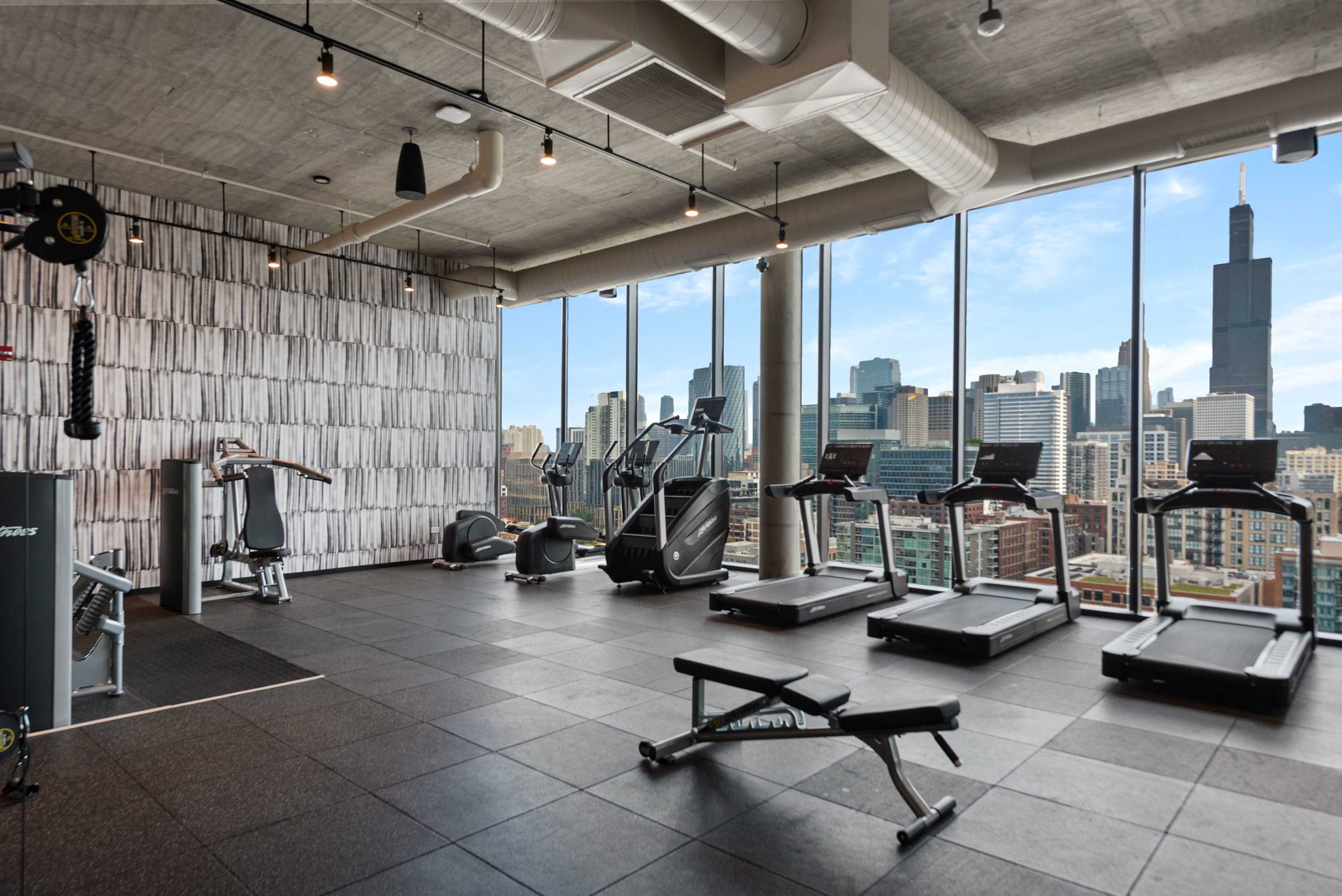 Prime West Loop 2BR Apts + Event Convenience interior 4