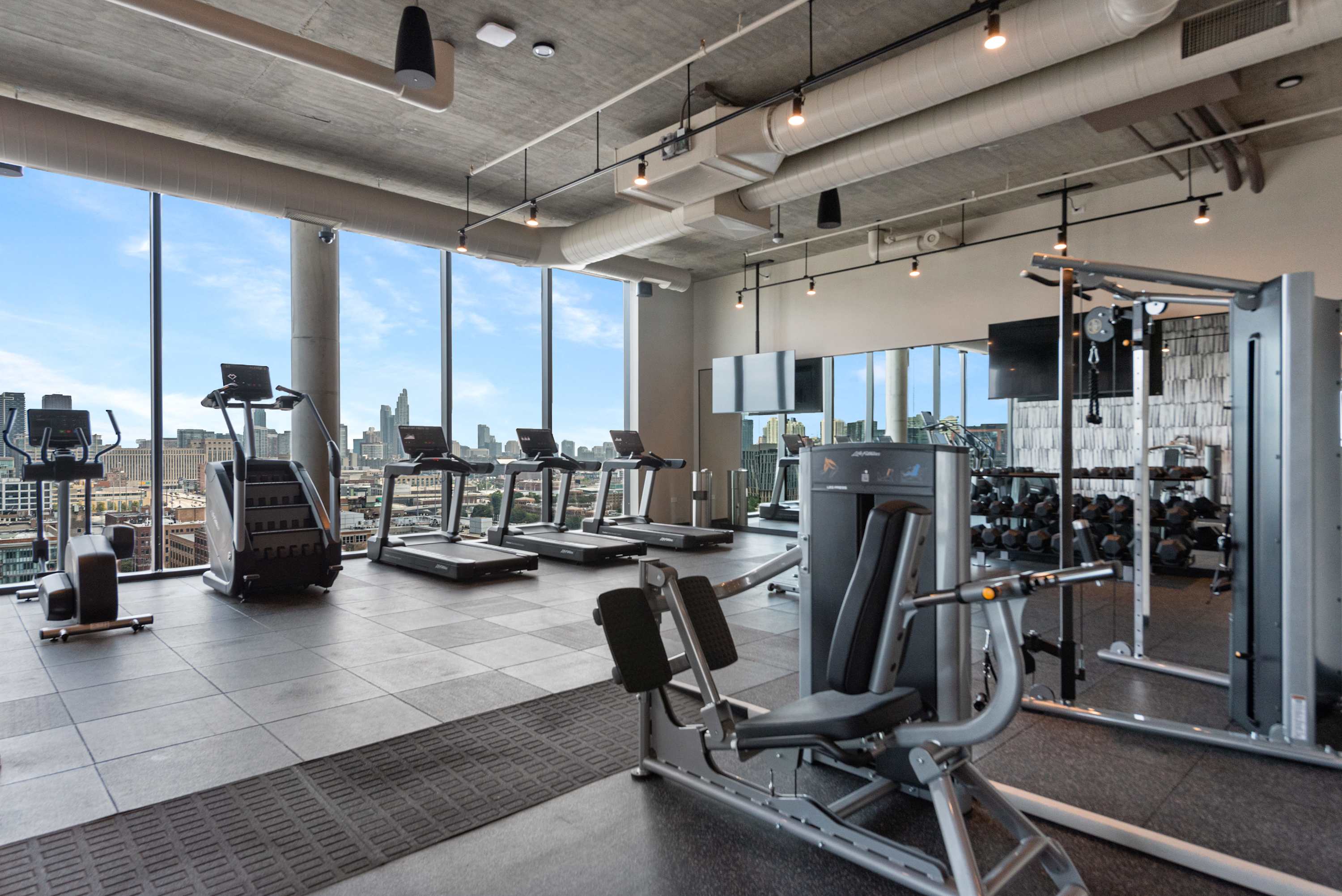 Two 2BR Apts for Business & Leisure Groups interior 4
