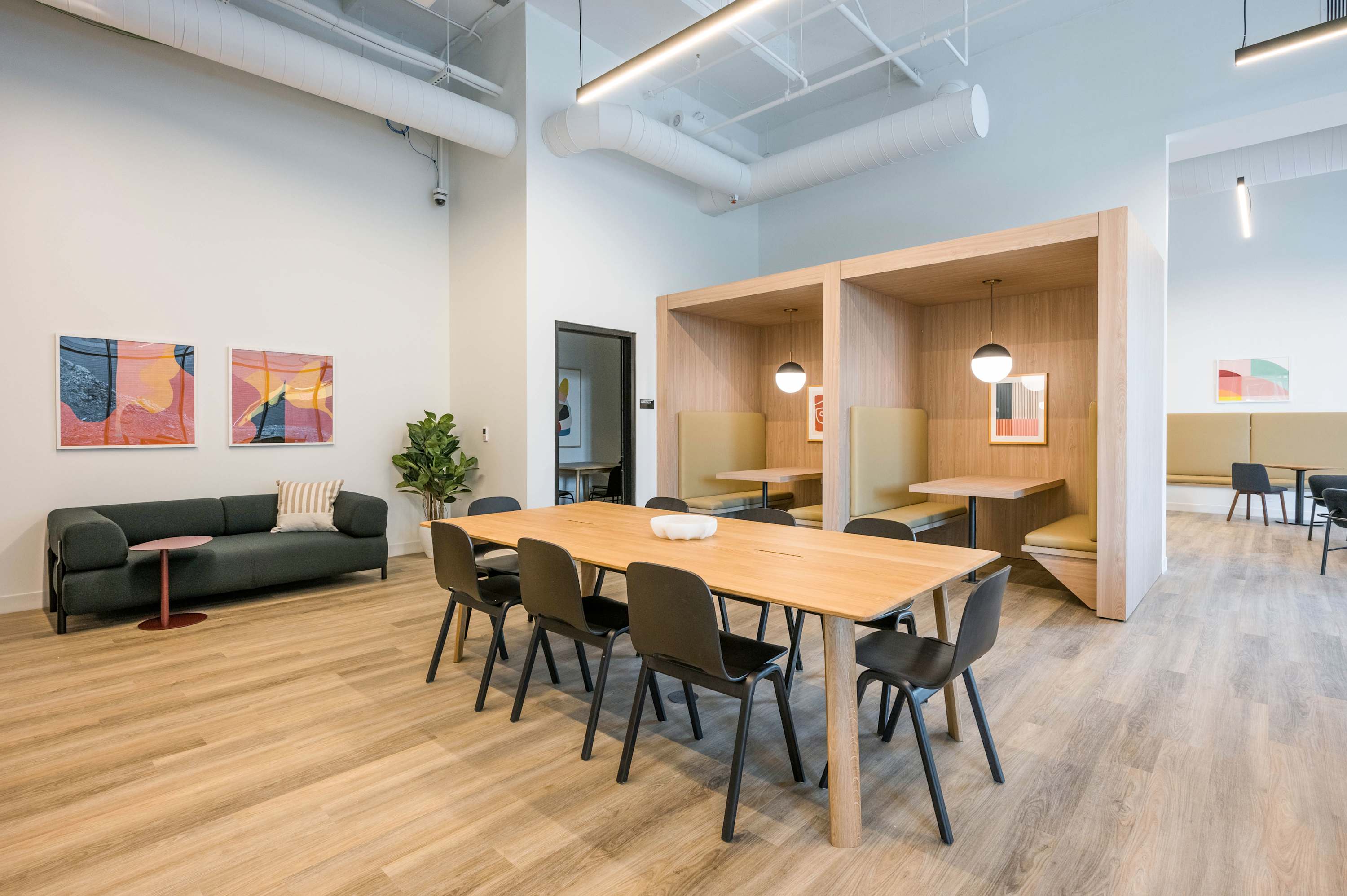 8BR Retreat for Groups w/ Easy City Access interior 3