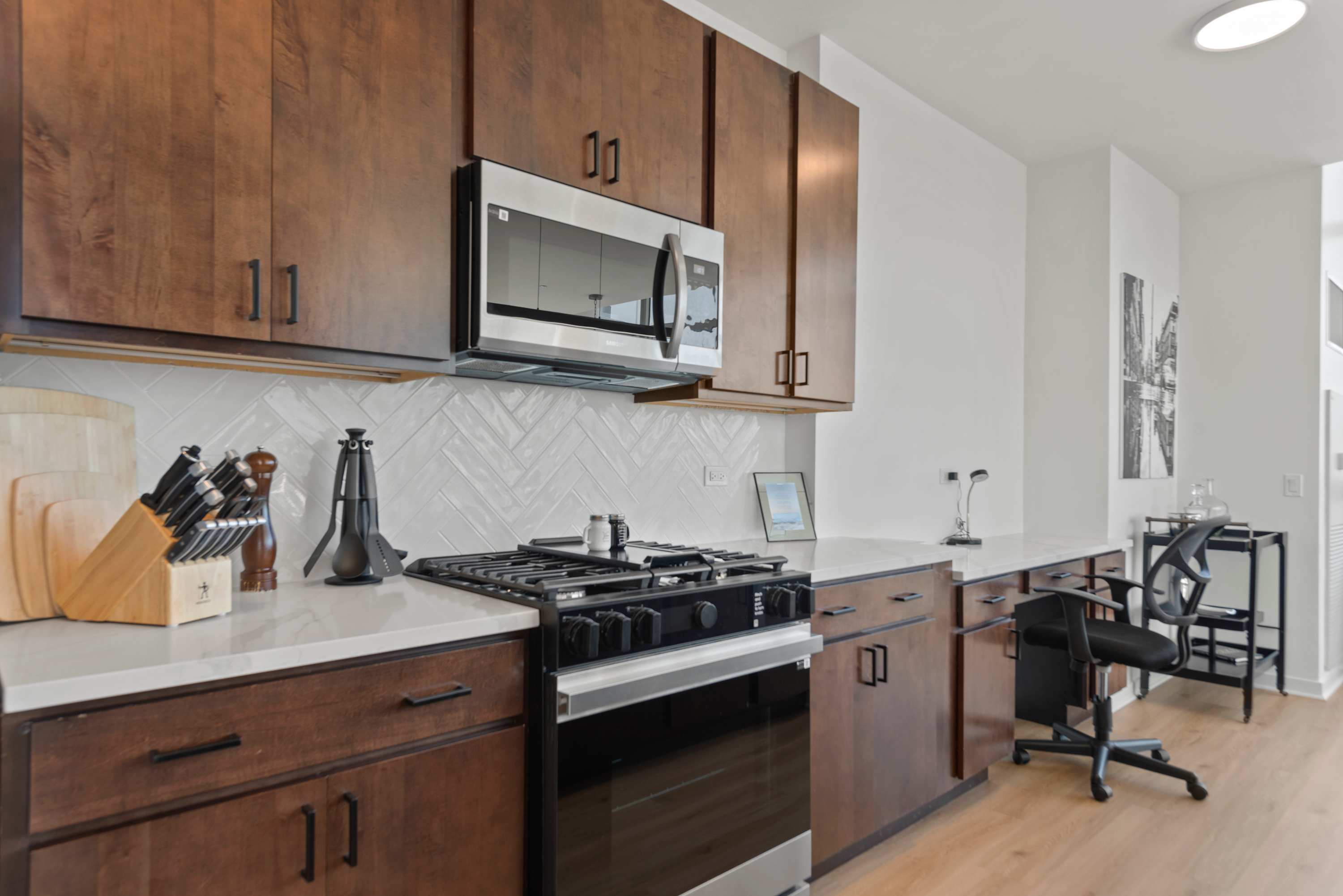 Dual Penthouse Retreat: Perfect for Groups interior 3