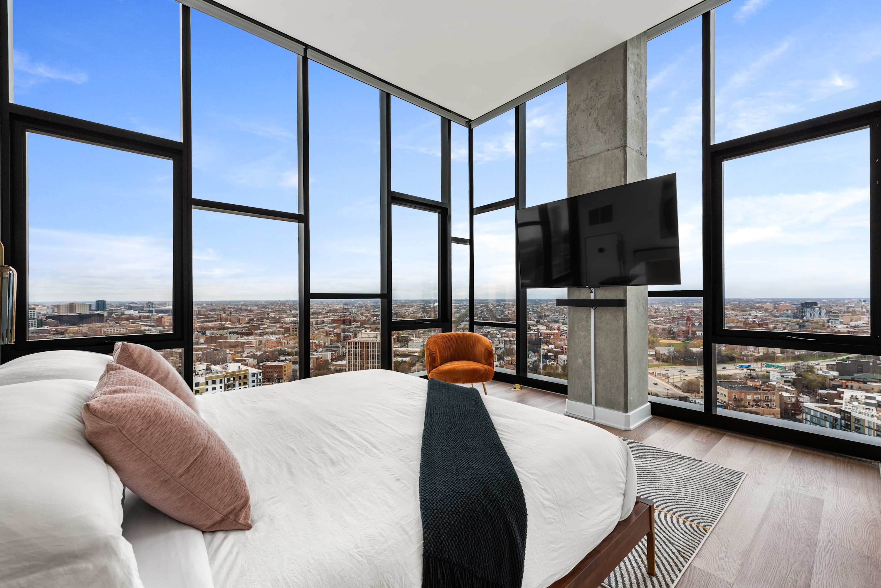 Top of River West: Luxe Penthouse for Groups interior 2