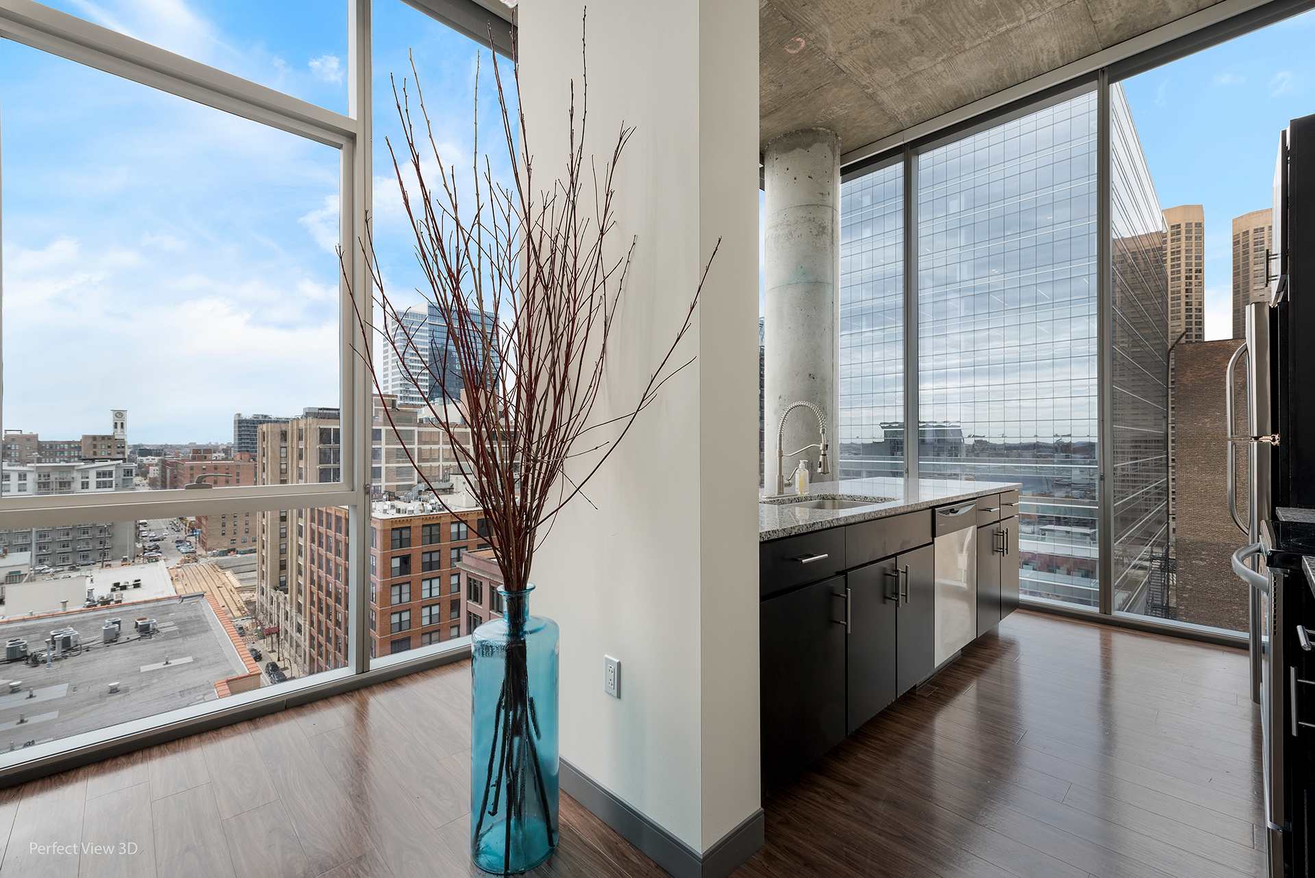 Top Floor Views + Central Comfort interior 2
